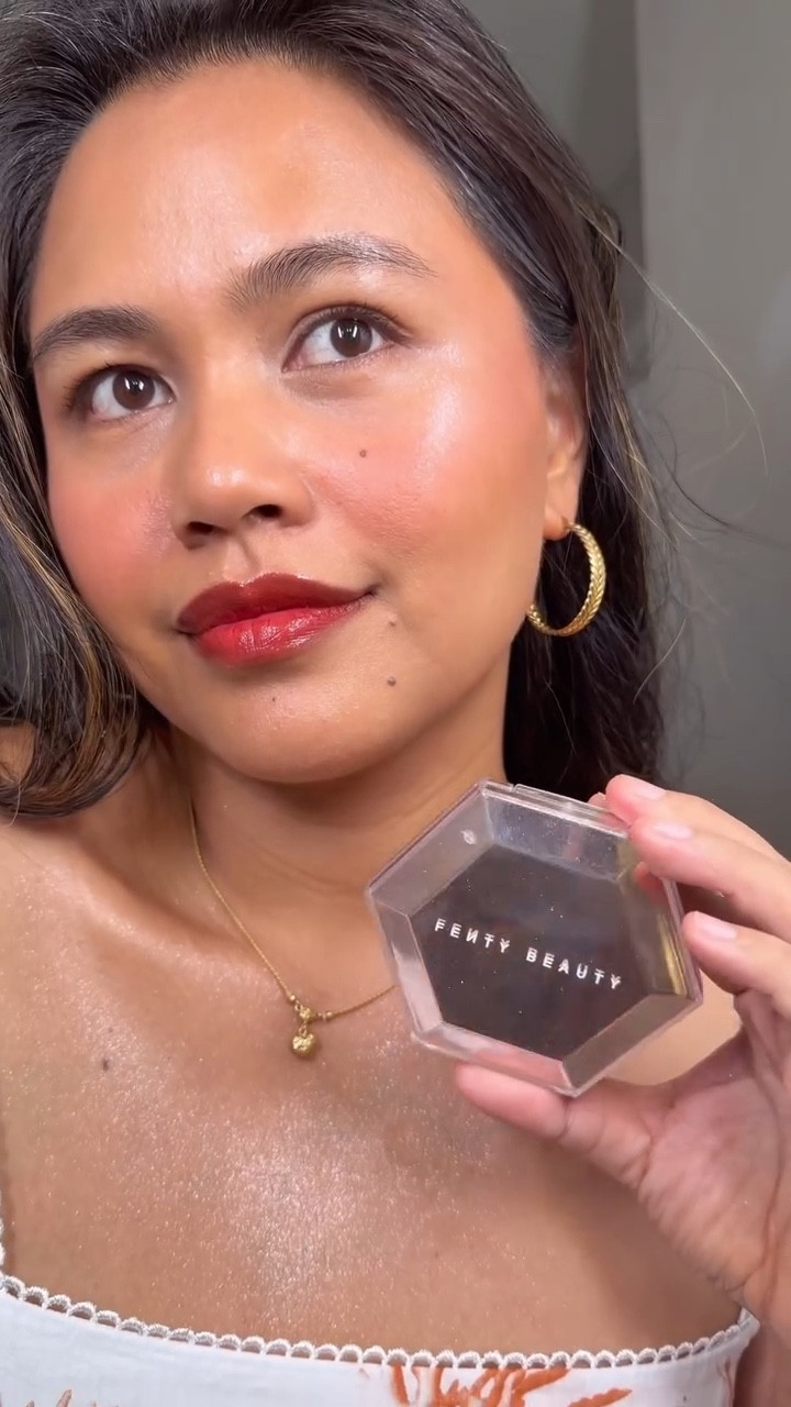 Get it here: https://www.tiktok.com/t/ZTMNLFE8J/

Originally $75, now $48, the Fenty Beauty Sculpt + Sparkle Duo is that girl. Cream contour + shimmer stick in one, and it’s worth every swipe ✨ @fentybeauty