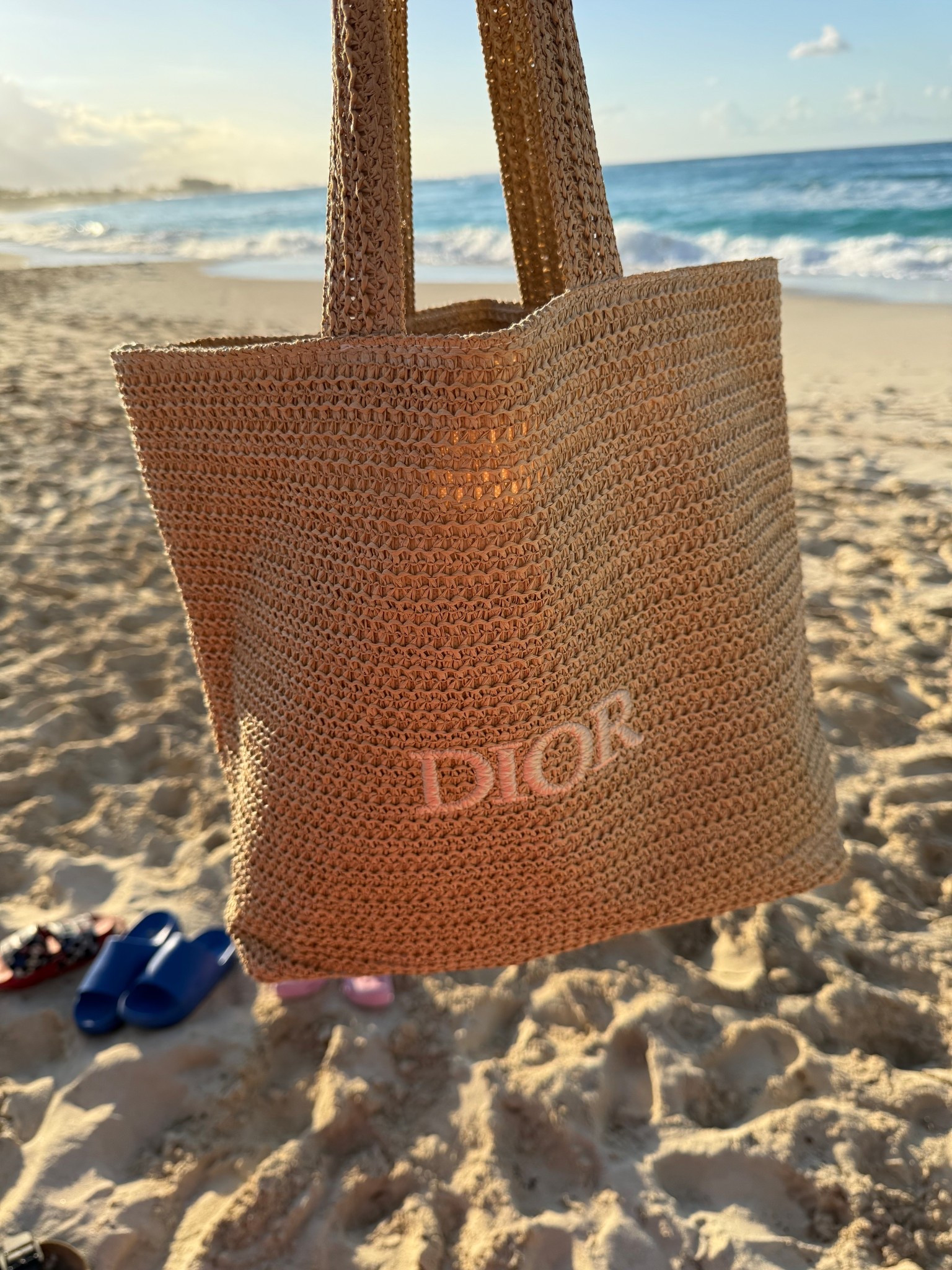 #LTKtravel #LTKbag #LTKstyletip