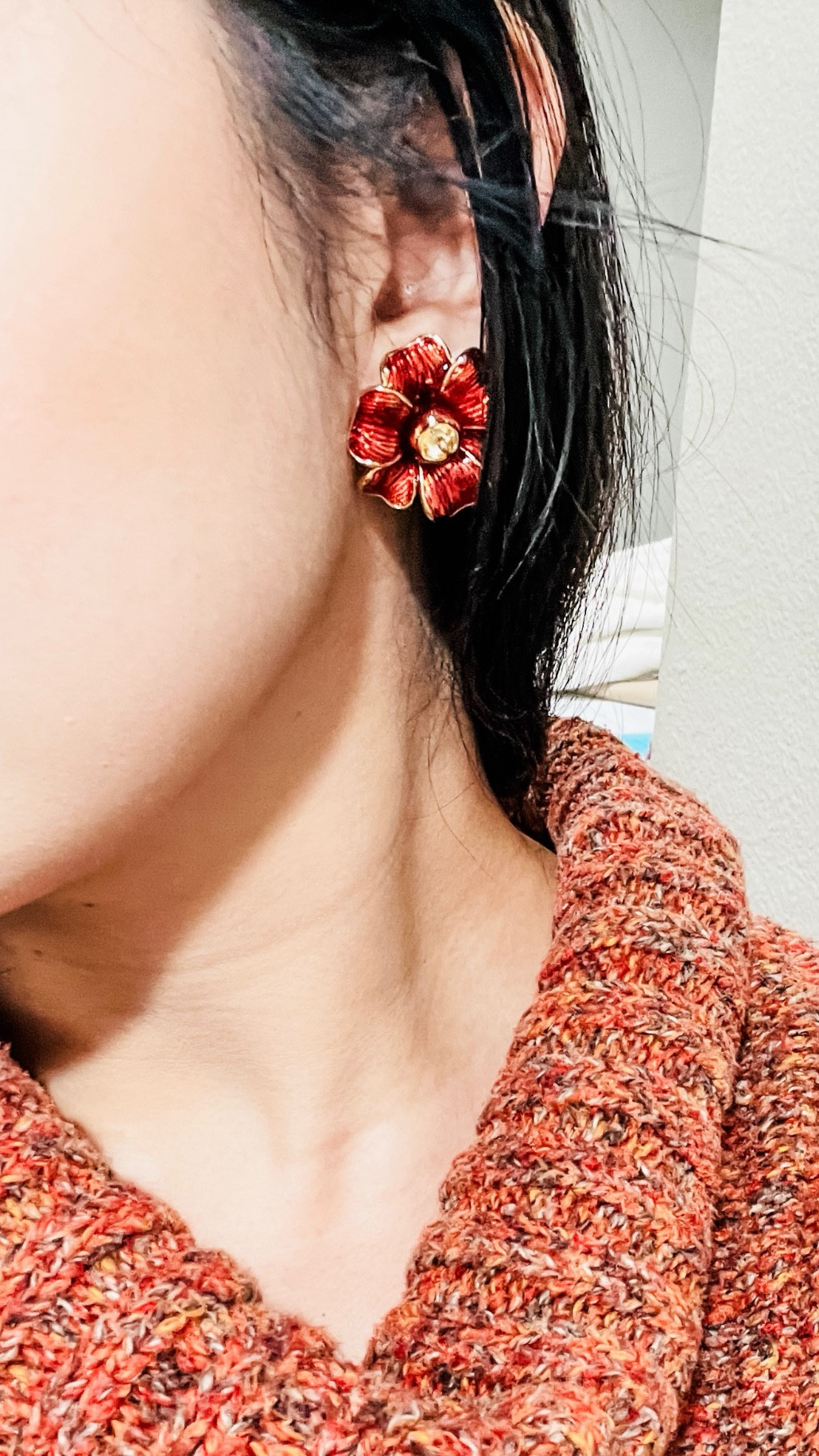 The Holidays are almost here! Found these cute accessories on sale perfect for holidays!💕The earrings are so unique they’re perfect for any occasion, and this jeweled headband will make you sparkle in any party!❤️✨✨Both are under $30 and on Sale! 
.
.
.
.

#ltksalealert #headband #flowerearrings #holidayaccessories #vicicollection #vici #statementearrings

#LTKGiftGuide #LTKSeasonal #LTKHoliday