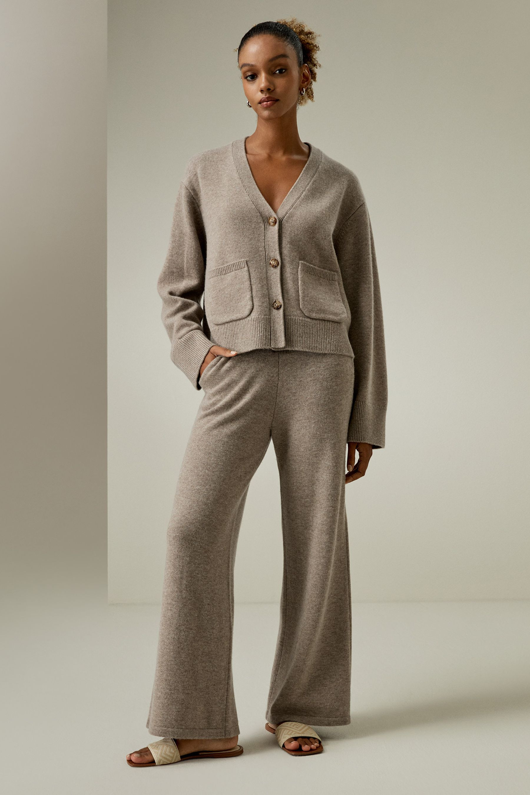 Cropped Wool-Cashmere Blend Cardigan | LILYSILK