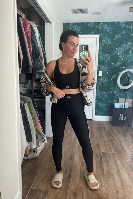 Workout Outfit - wearing a Medium in the Alo Set #workout #ootd 