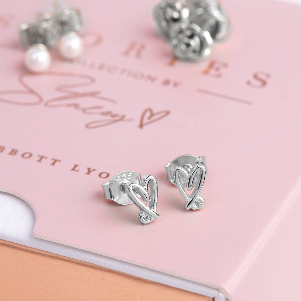 Obsessed 😍 Abbott Lyon is such a cute Valentine’s Day gift for her—personalized jewelry + chic watches that feel luxe but still everyday 💘#AbbottLyon #ValentinesDayGifts #GiftsForHer #ValentinesGiftIdeas #PersonalizedJewelry #CuteGiftAlert #EverydayLuxury #ChicVibes #GiftGuide #HerStyle #LoveThis #HeartEyes #ValentinesVibes #USAStyle #FashionFinds #GiftInspo 💕✨

#LTKSeasonal #LTKValentine #LTKSaleAlert