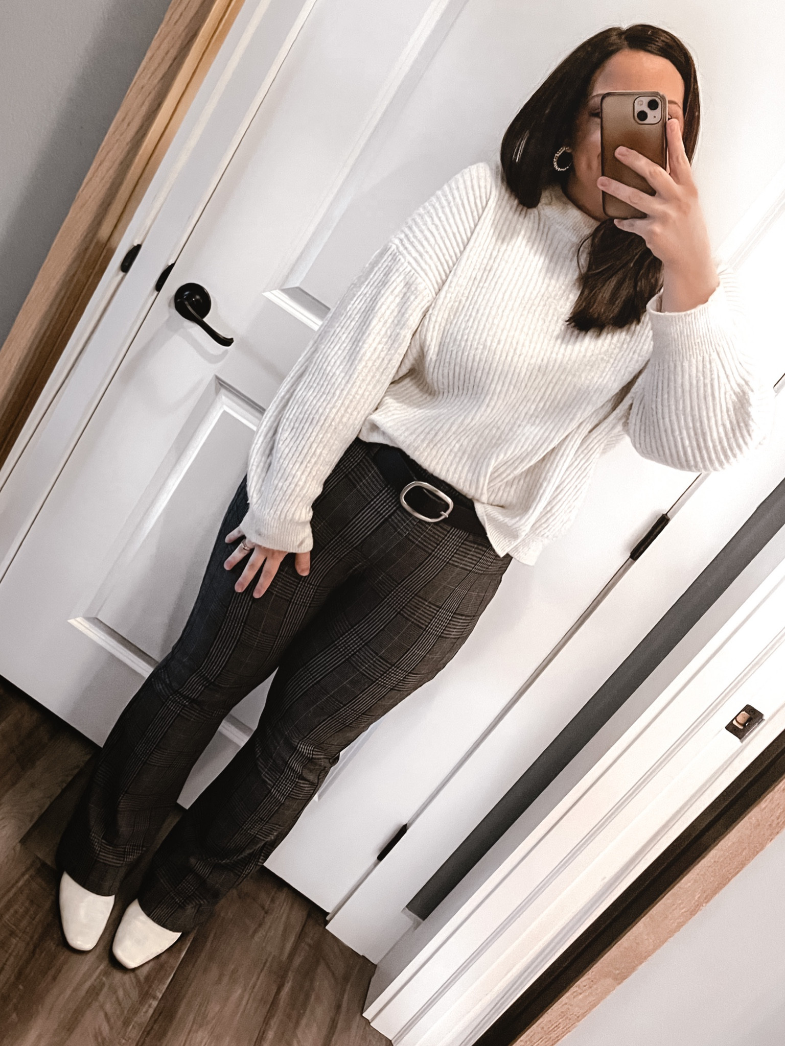 Excited for #spring2023 but I don’t want to leave my sweaters behind!! 💔 y’all know I LOVE these Old Navy pants but they are out online 🥲 same styles linked!! 

#workwear #midsize #midsizefashion #officewear #whitesweater #whiteboots 

#LTKunder50 #LTKcurves #LTKworkwear