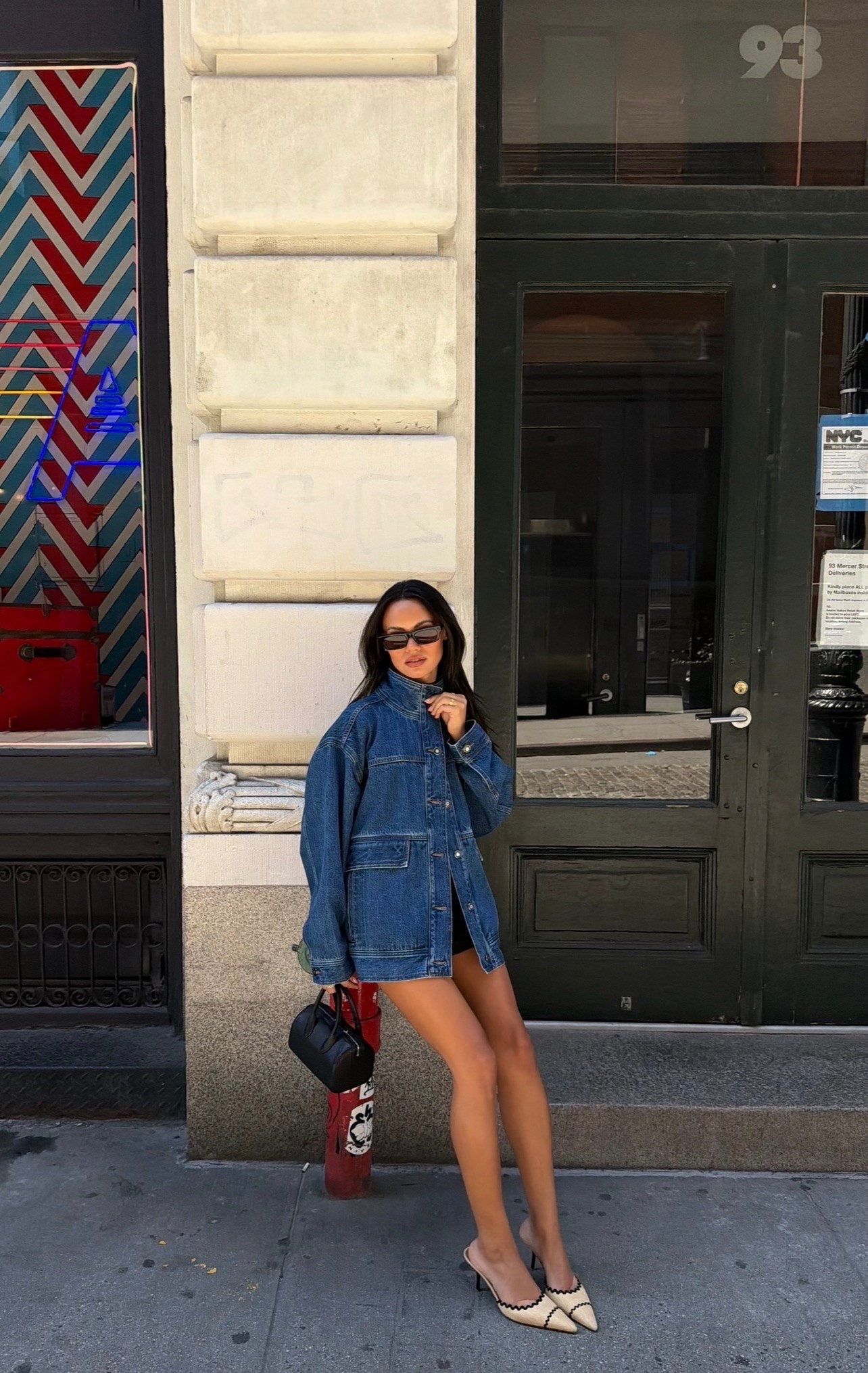 nyc city ootd | favorite daughter denim oversized jacket + revolve bag

#LTKootd #LTKdayinmylife #LTKTravel