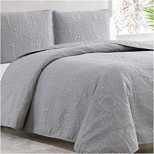 Mellanni Bedspread Coverlet Set Light-Gray - Comforter Bedding Cover - Oversized 3-Piece Quilt Se... | Amazon (US)