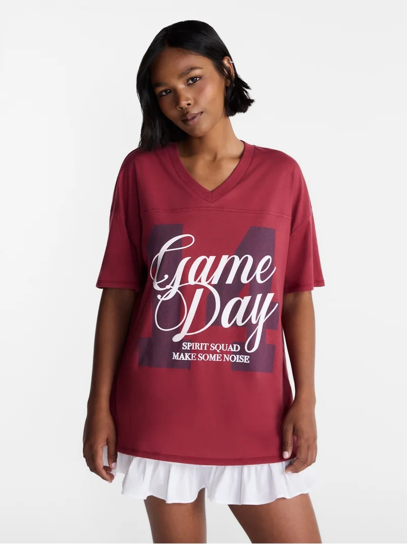No Boundaries Oversized Graphic V Neck Football Tee, Women's XXS-XXL | Walmart (US)