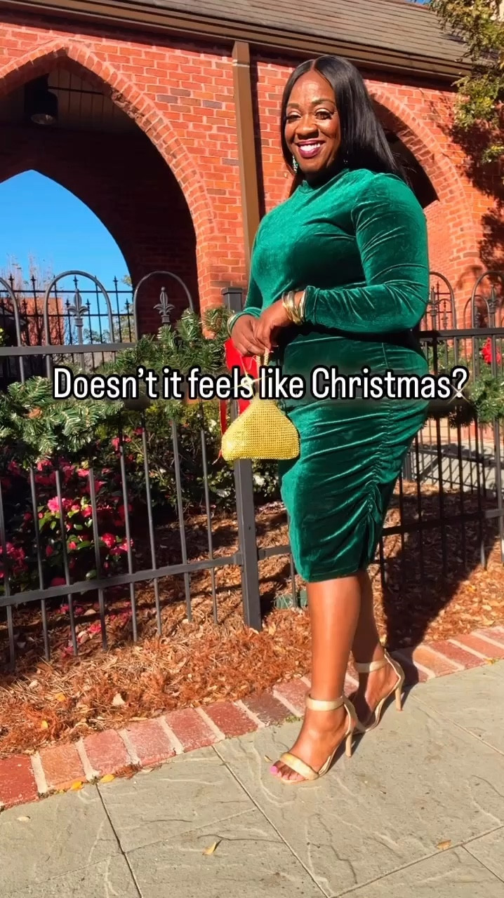✨Christmas is my favorite time of the year💚🎄🎁✨
.
See links below to similar holiday dresses 👗.


#LTKHoliday #LTKFindsUnder50 #LTKPlusSize