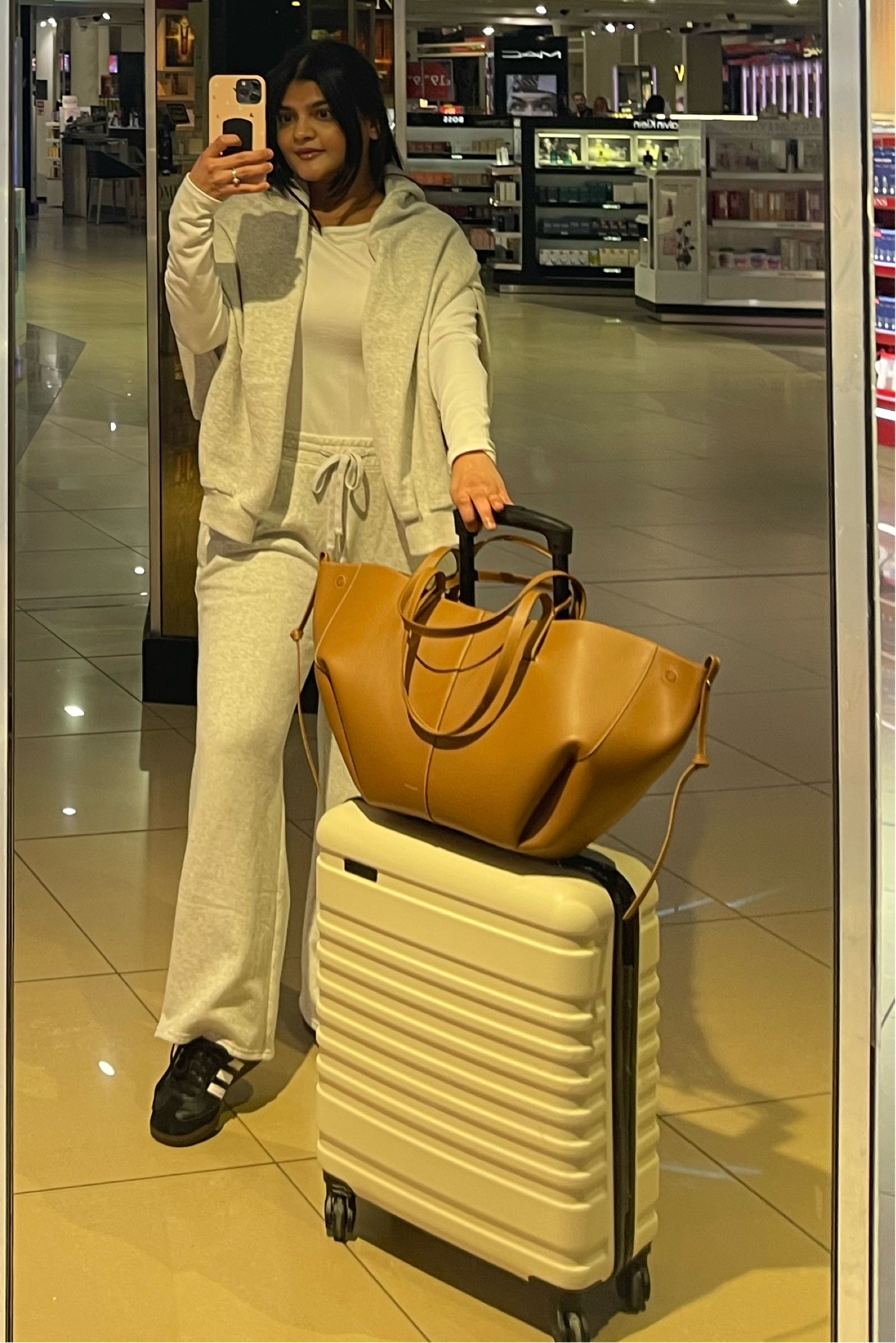 Airport outfit

#LTKstyletip #LTKtravel #LTKshoes
