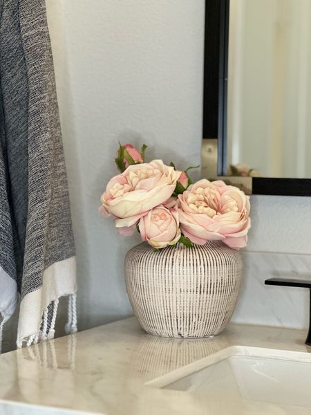My Texas House textured vase. The small is perfect for guest bathroom counter.🌸

#LTKhome
