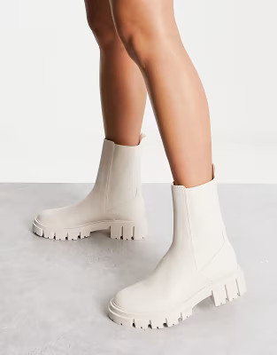 Stradivarius chunky basic boot in ecru | ASOS (Global)