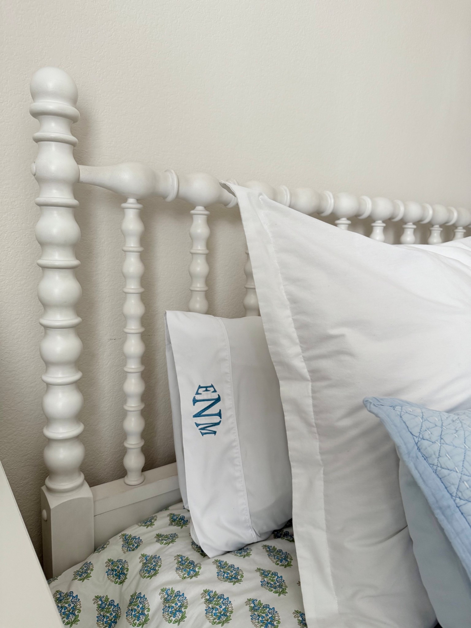 Bed Setup 🛌

Walmart
Bed frame
White bed
Queen bed
Girly bed
Preppy bed
Preppy decor
The company store
Green bedding
Blue bedding
Green and blue bedding
Monogram pillow cases
Custom pillow cases
Personalized pillow cases
Girly bedroom

#LTKHome