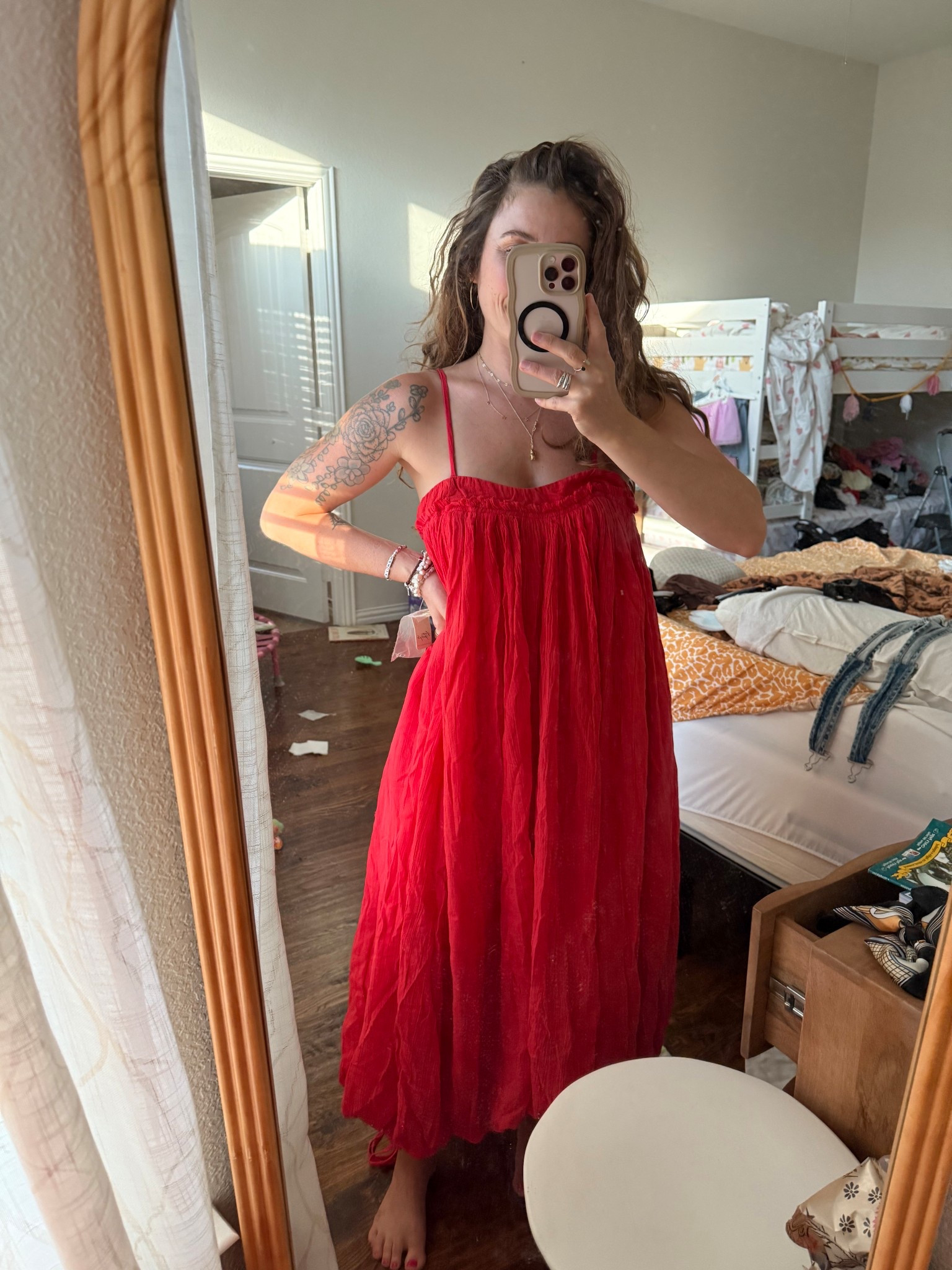 Wearing Xs and has adjustable, detachable straps 