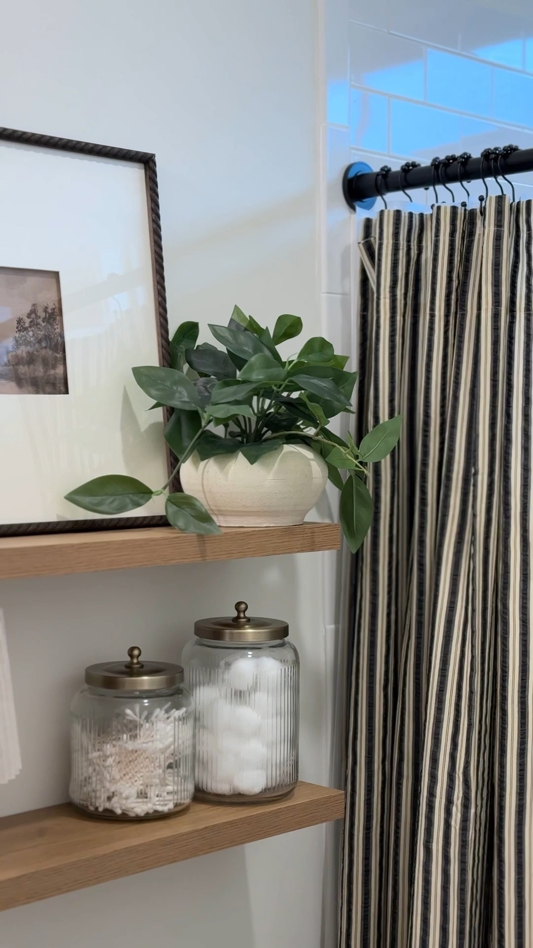 Small but cozy guest bathroom styling 🫧🧼🛁🤎

#LTKHome #LTKSeasonal #LTKSaleAlert