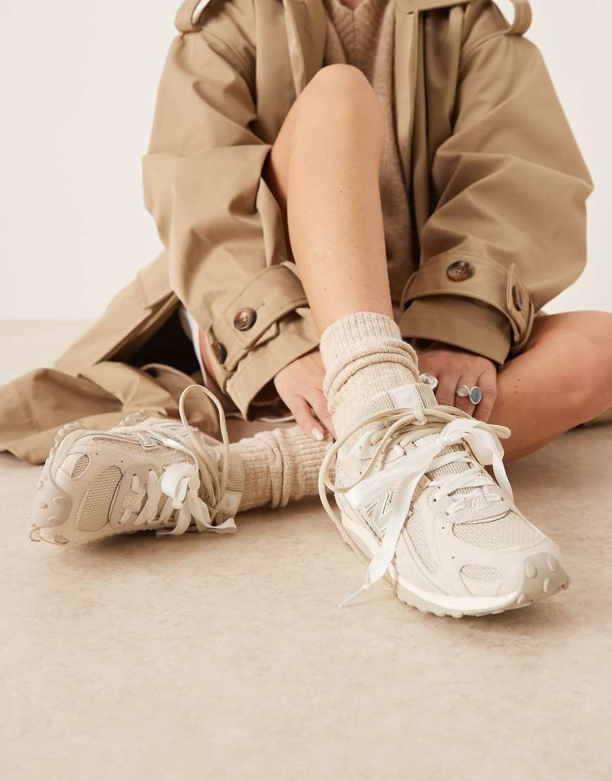 New Balance - 204L - Geschulpte sneakers in crème-Wit | ASOS (Global)