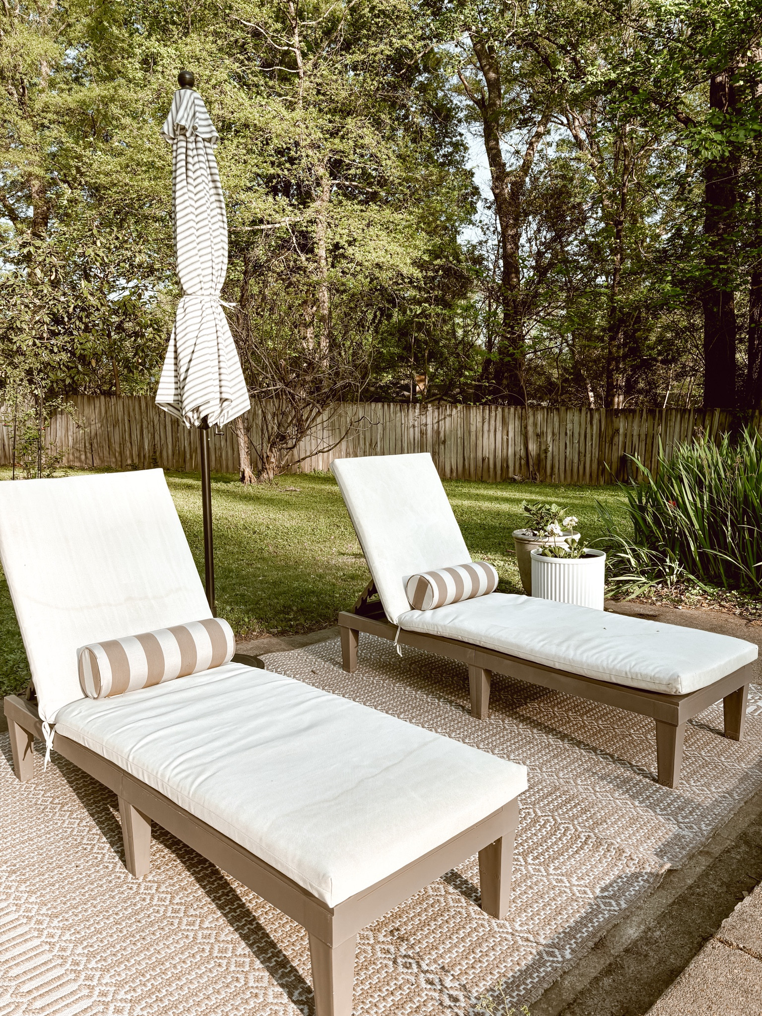 It’s almost pool season! Loving this set up of our pool patio. 😍

#LTKswim #LTKhome #LTKSeasonal