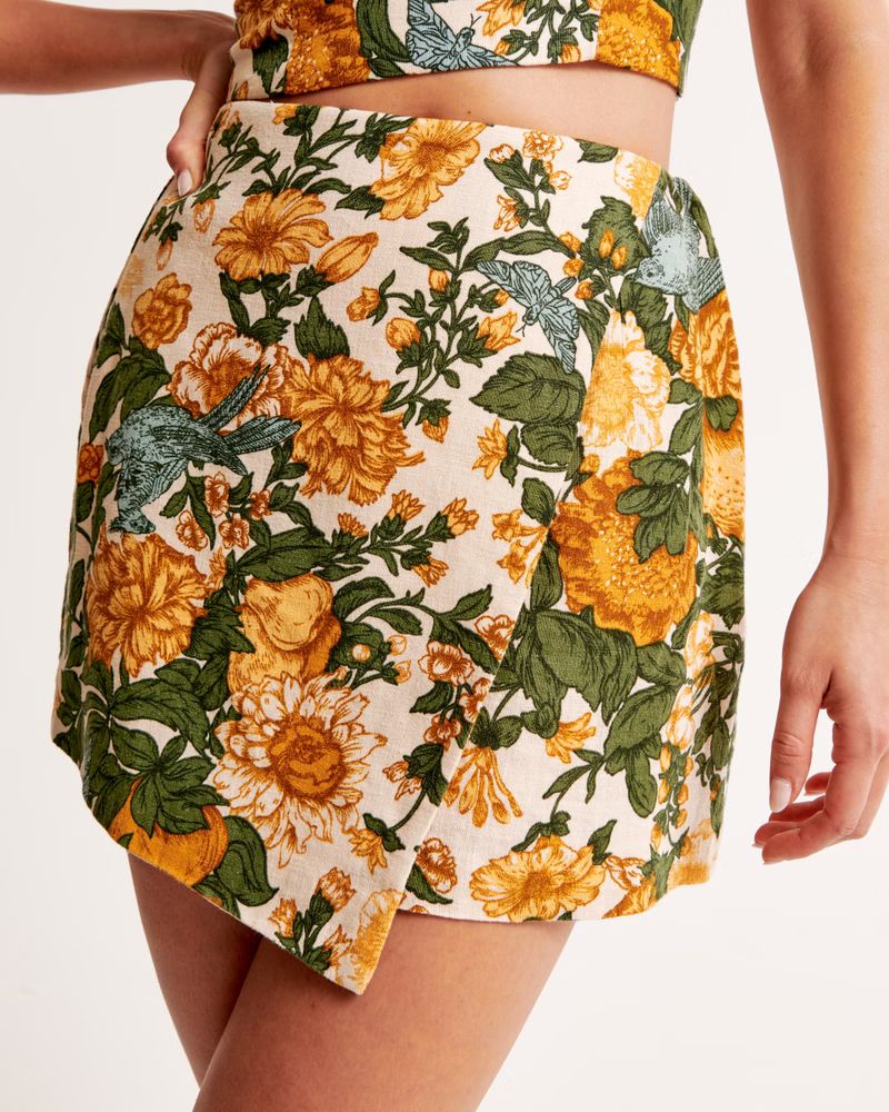 Women's The A&F Scarlett Linen-Blend Wrap Mini Skort | Floral Mini Skirt | Spring Mini Skirt | Abercrombie & Fitch (US)