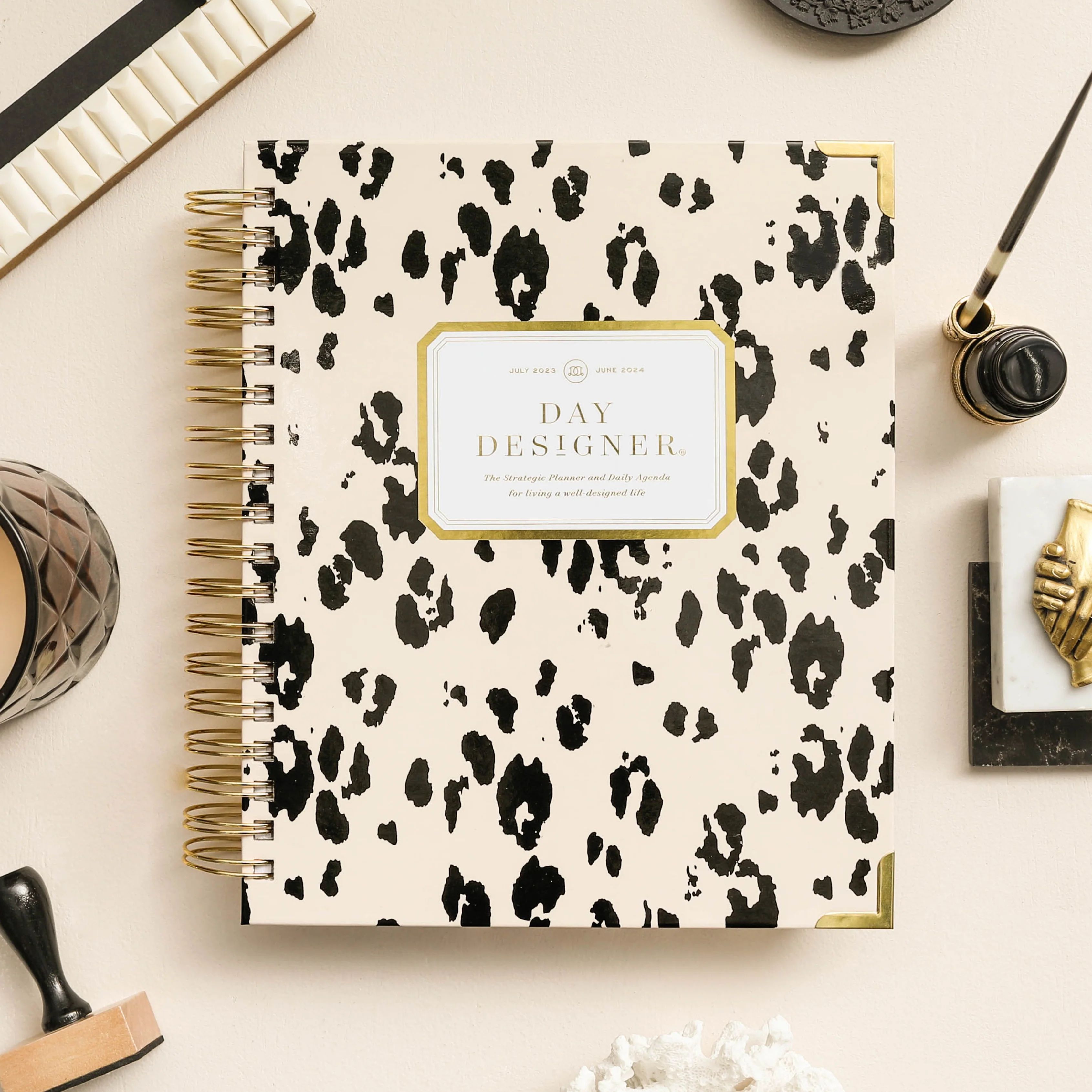 2023-24 Daily Planner: Painted Leopard | Day Designer