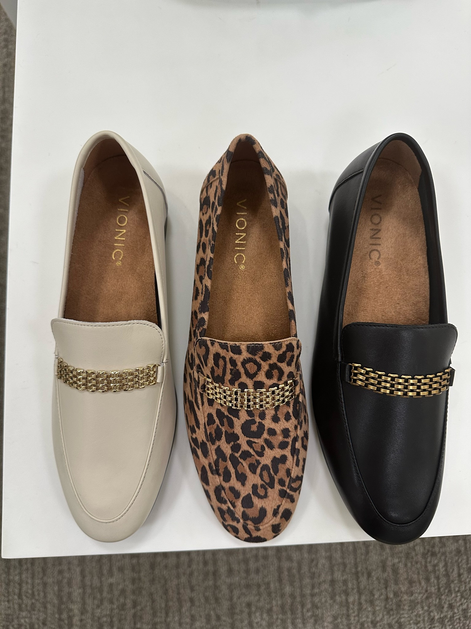 Vionic hot sale leopard loafers