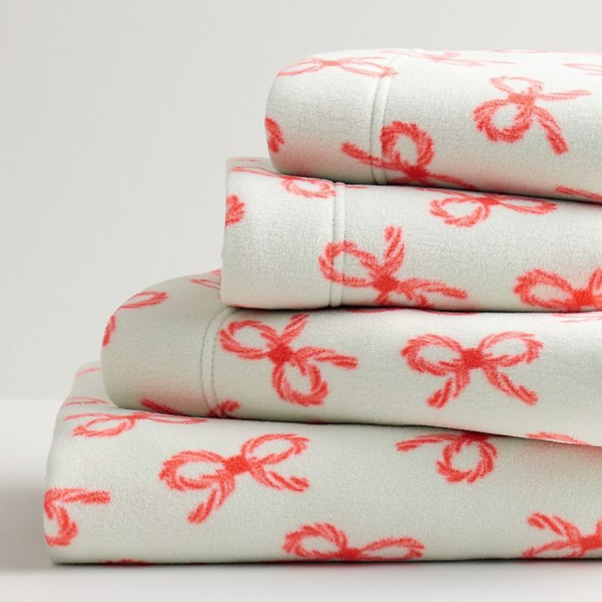 Holiday bedding😍🎀🌲

#amazon #sheets #blanket #bedsheet #giftidea #christmassheets #holidayseason #kohls #fleecesheets


#LTKSaleAlert #LTKHome #LTKHoliday