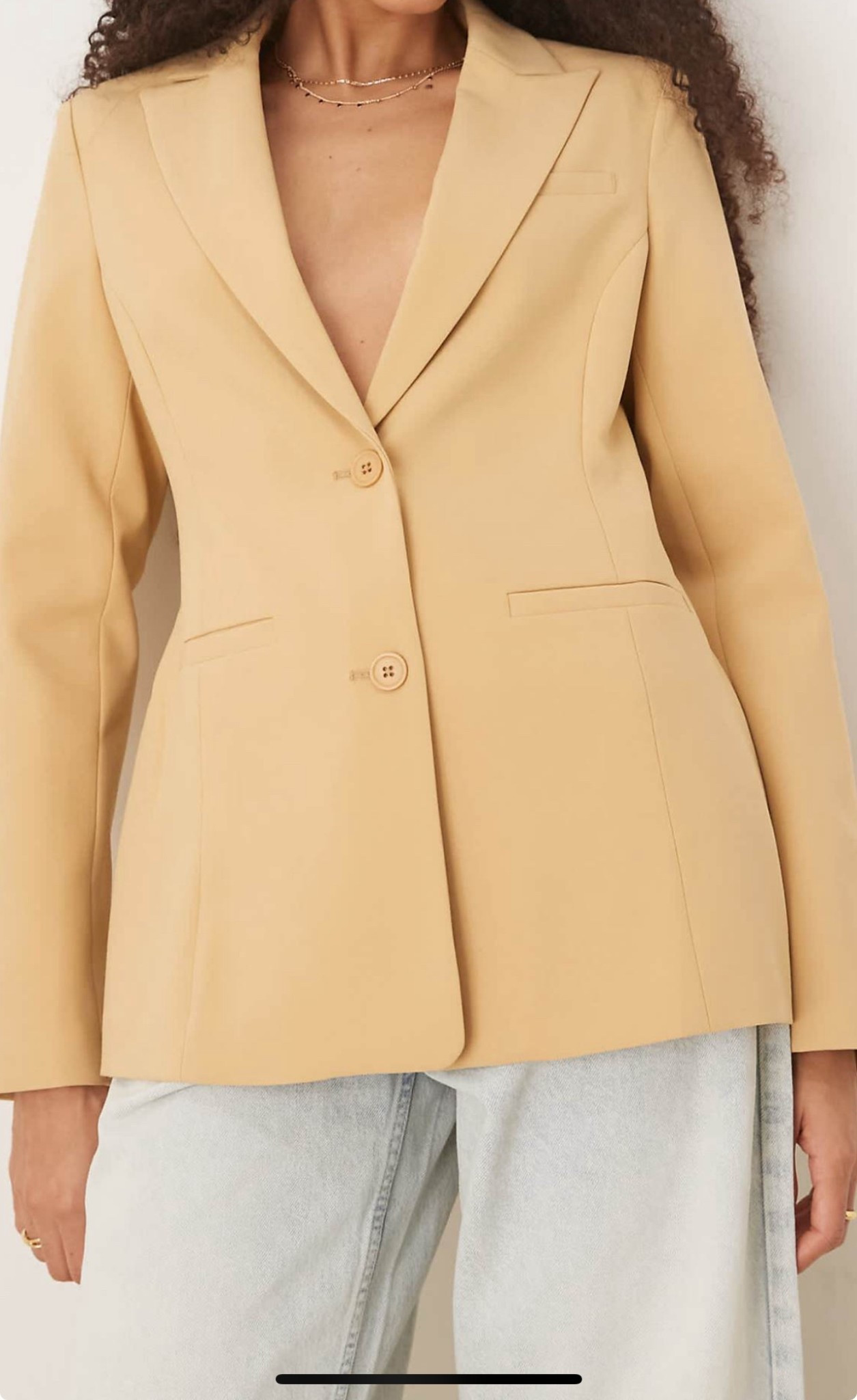 This structured hourglass blazer is so chic! It’s currently on sale and comes in several colors 

#LTKSaleAlert #LTKFindsUnder100 #LTKMidsize