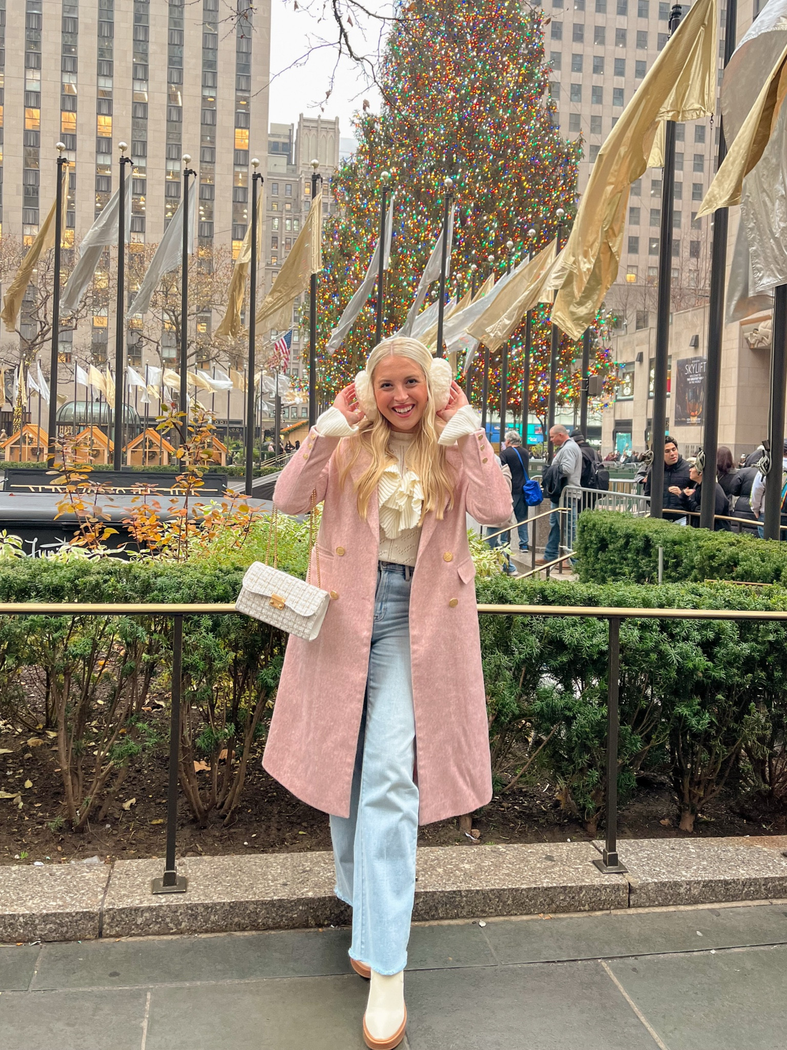 Christmas in NYC!!🩷🎄 wearing a small in the jackett

#LTKfindsunder100 #LTKtravel #LTKSeasonal