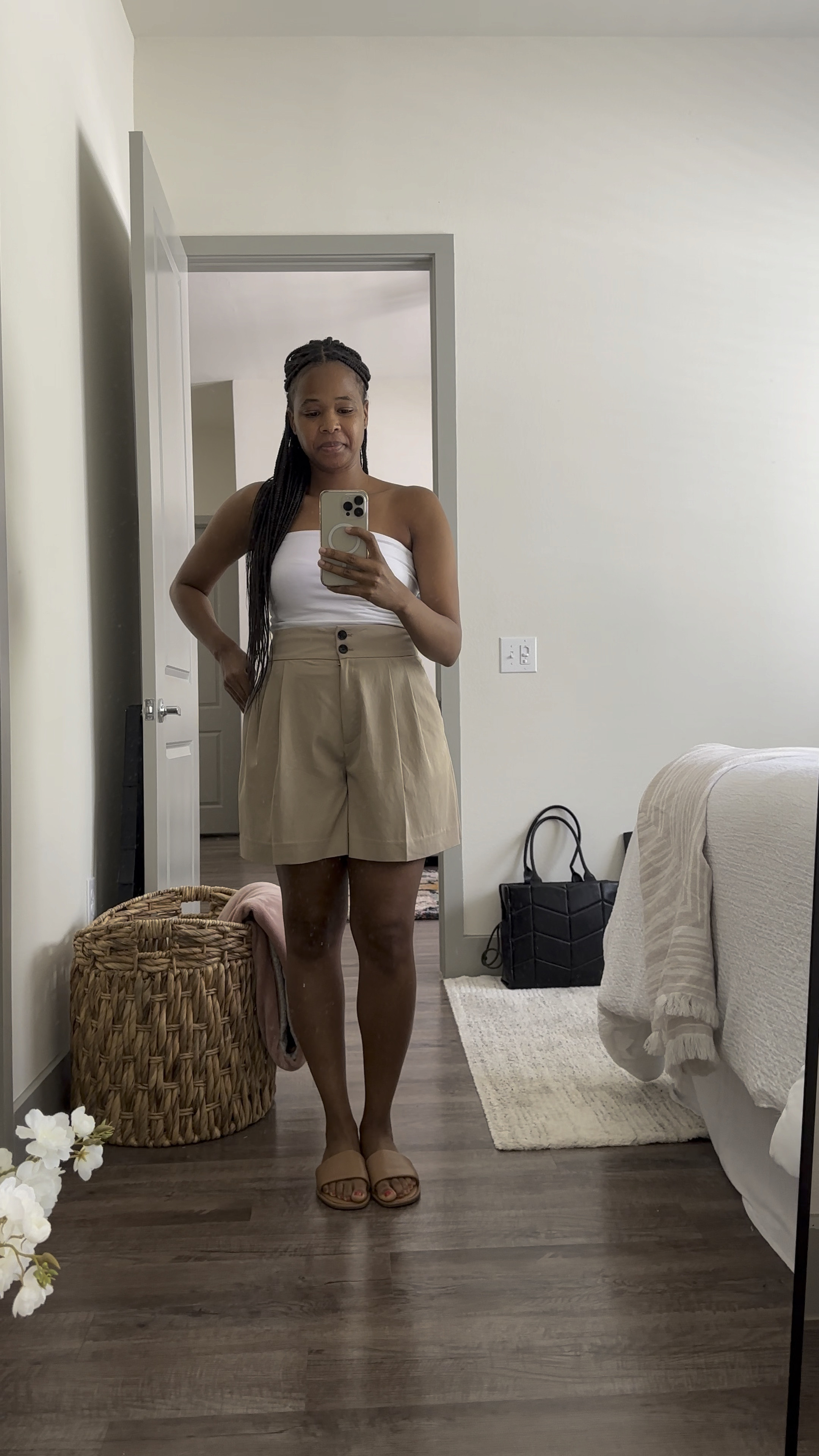 Style File: 7.4.24

Tube Top (Old, exact linked)

Tailored Shorts (Old, similar style linked)

Sandals (old, similar linked) 

#LTKSeasonal #LTKVideo #LTKStyleTip
