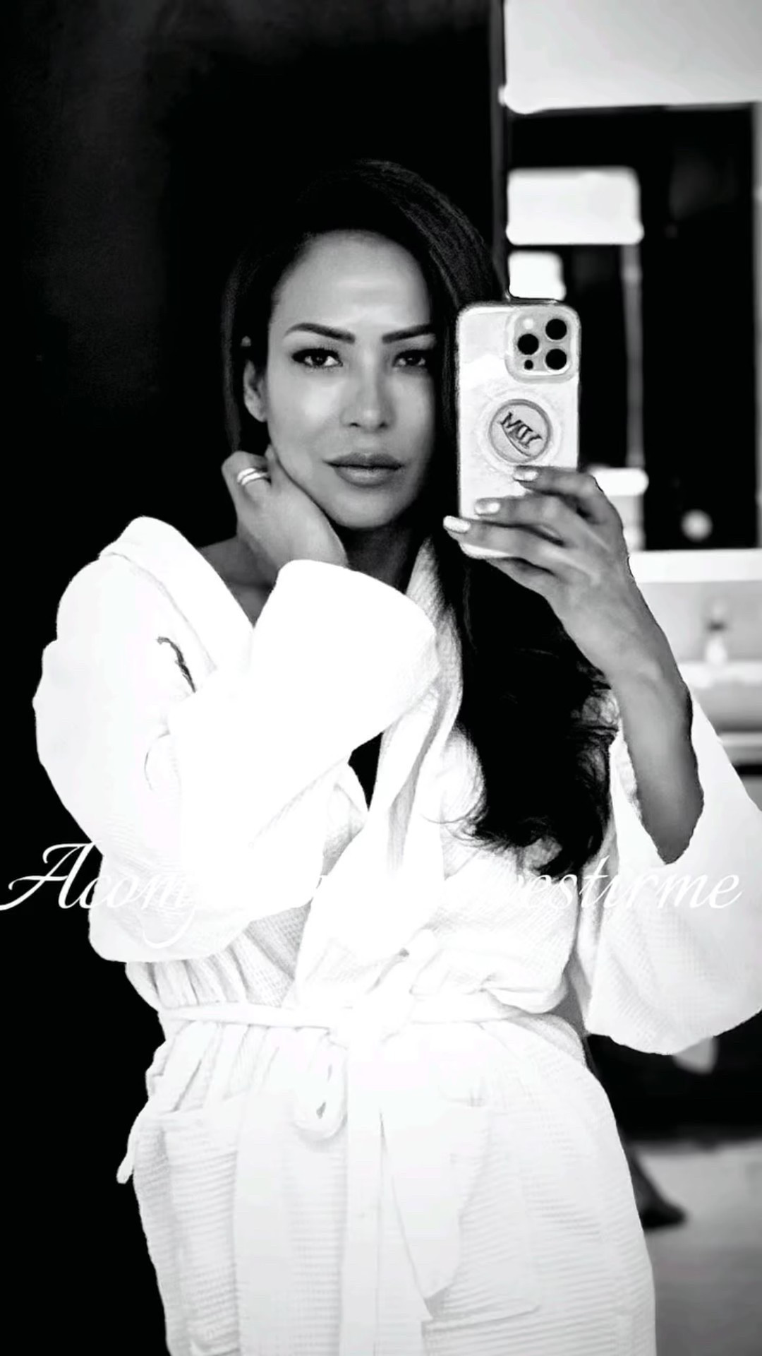 𝑫𝒊𝒂𝒔 𝒅𝒆 𝒅𝒆𝒔𝒄𝒂𝒏𝒔𝒐 𝒆𝒏 Dominicana…. 

Looks de Verano 🏝️☀️

Dress @meshki 
Shoes @castaner_miami 

#republicadominicana 
#fashion 
#fashiongram 
#styleinspiration