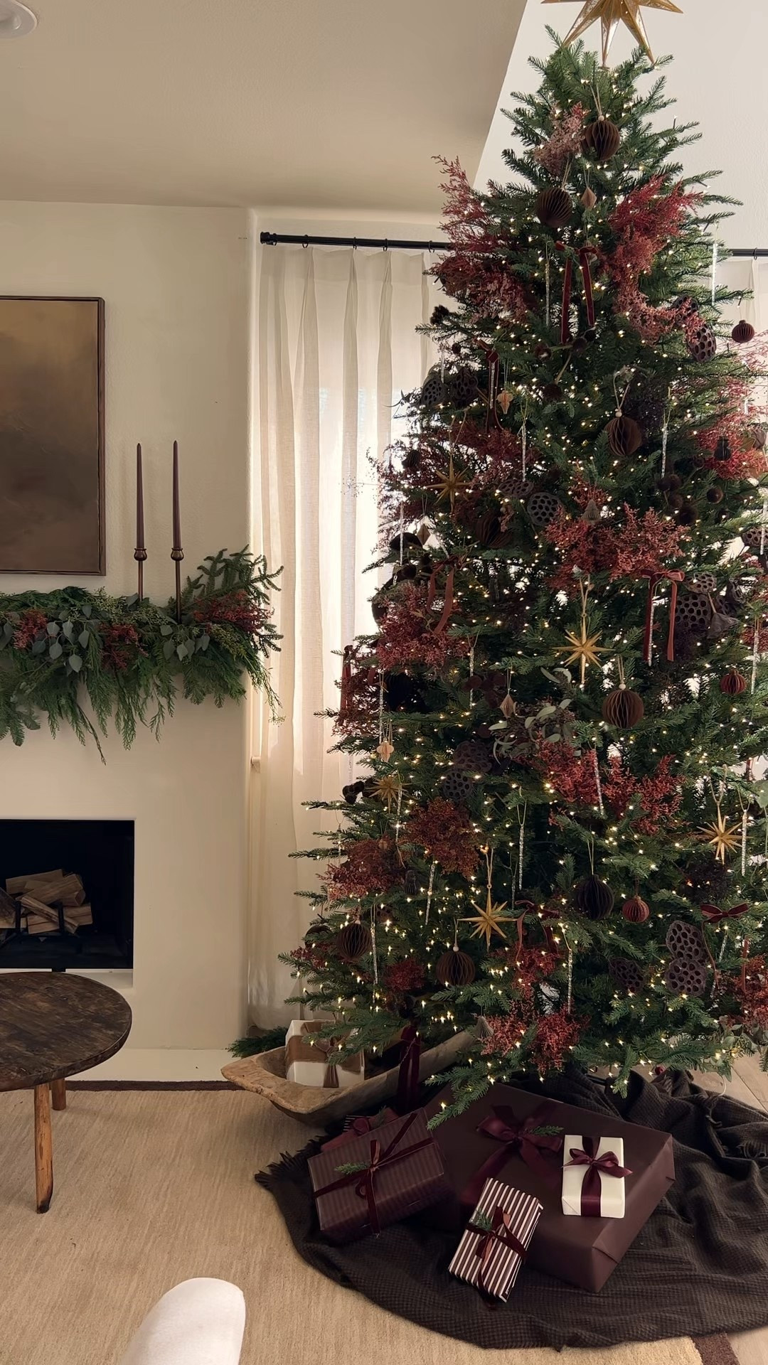 last years christmas tree. using the same decor + tree this year 🤎