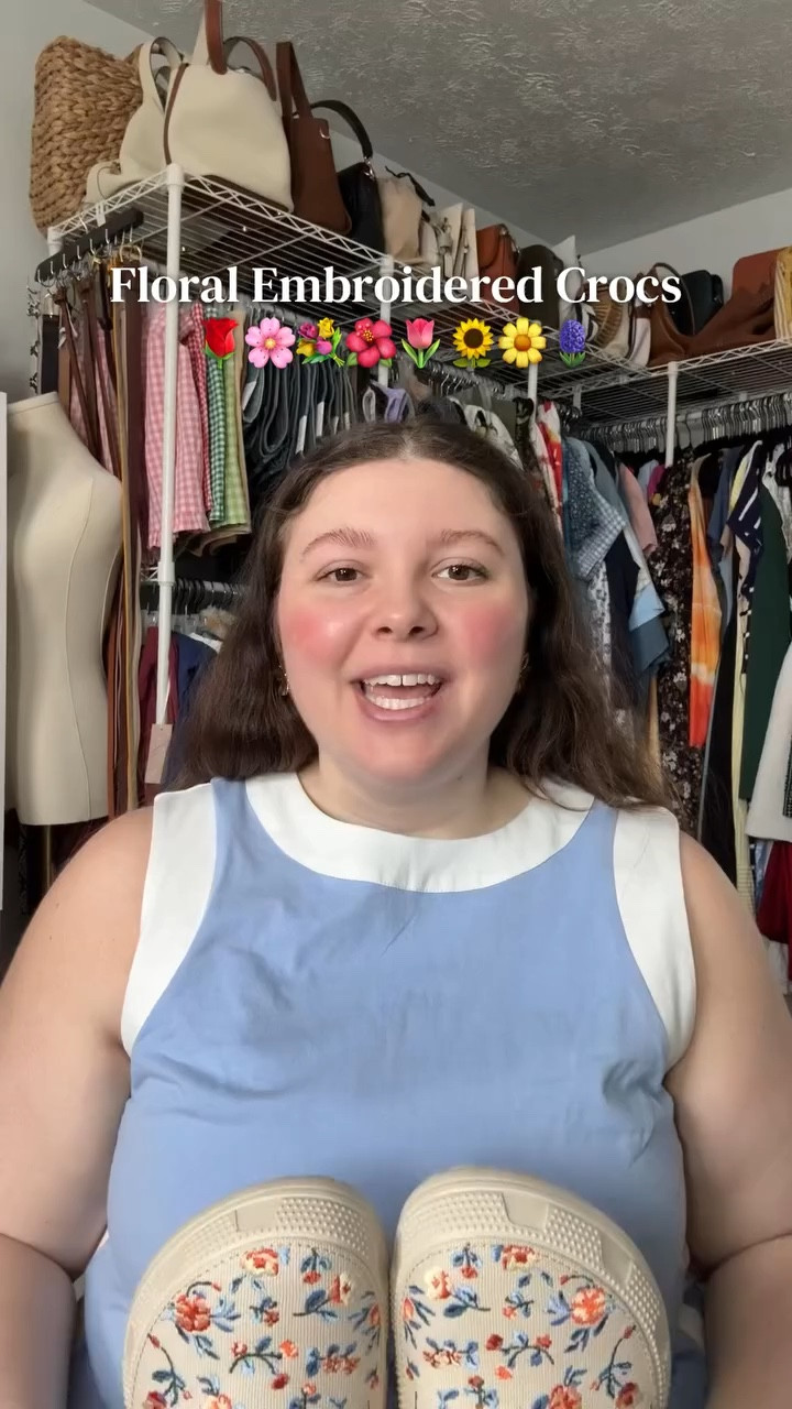 Floral Embroidered Crocs 🌹🌸💐🌺🌷🌻🌼🪻#crocs #summercrocs #crocsshoes #sliponshoes #TikTokShopCreatorPicks