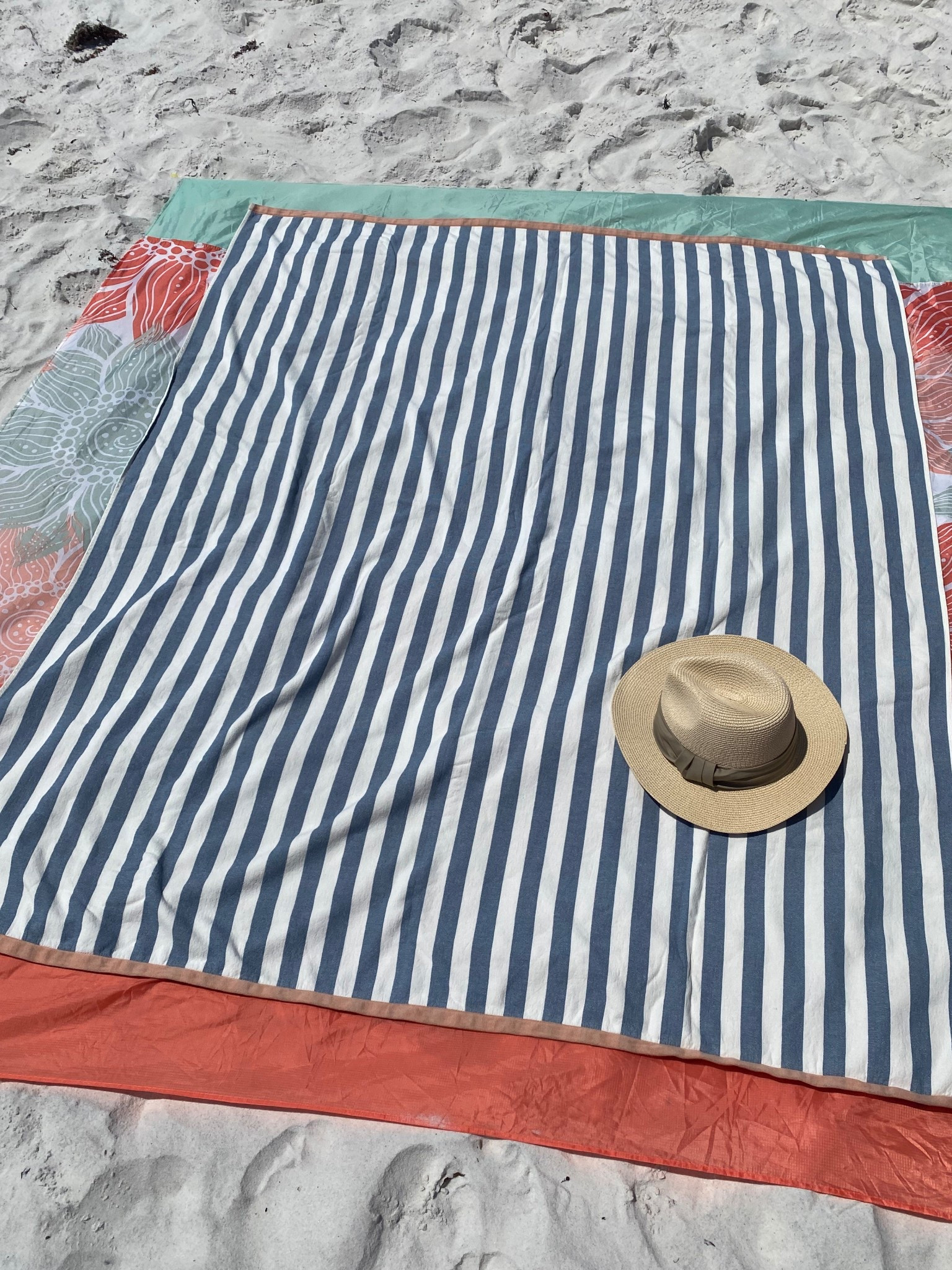 Beach towel, jumbo beach towel, beach mat, waterproof mat, beach, hat, beach vacation, swim, cabana towel

#LTKTravel #LTKSwim #LTKFindsUnder50