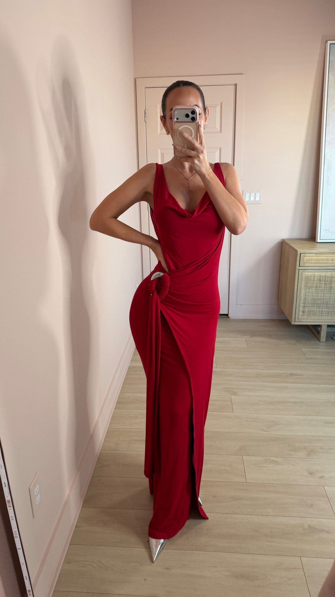 Valentine’s / Galentines dress ❤️



Love the silver detail, makes it perfect for silver accessories and shoes. 

Red dress inspo, sexy red dress #LTKValentine 

#LTKootd #LTKTall