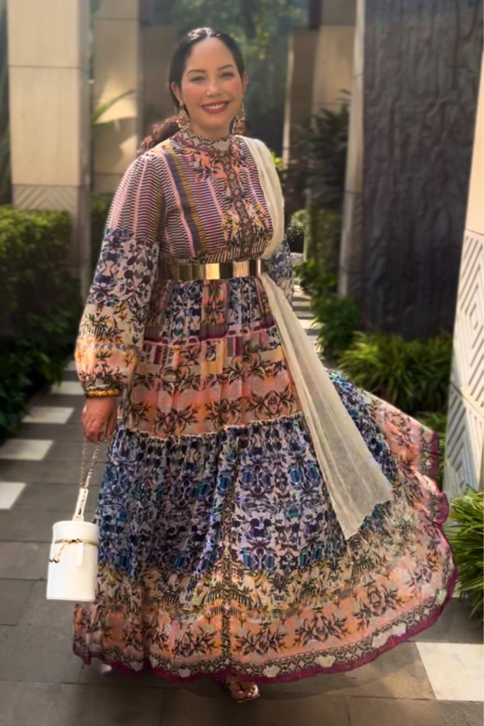 Printed maxi dress, gold belt

#LTKstyletip #LTKmidsize #LTKover40