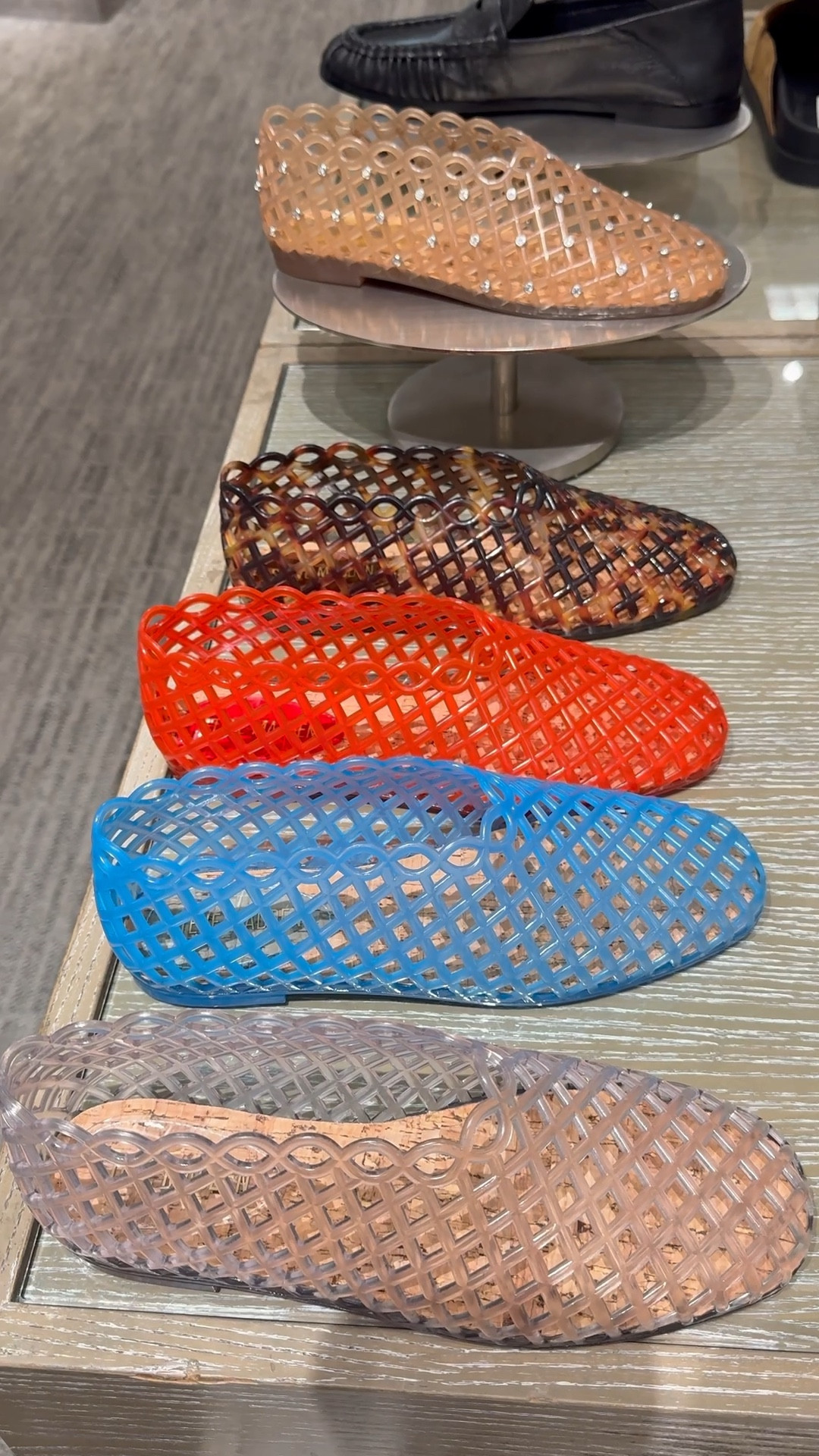 Rhinestone Jelly Sandals 🤩
20% off at one retailer: CODE: ONEDAYWINS (sale ends 3/15)

➡️Sizing: I tried on the size 7 and 8 and I went with the size 7, the 8 was way too big.  (I’m a size 7.5)— for reference, I’m more of a size 7/7.5 not a size 7.5/8 …➡️P.S. these are sooo comfortable unlike most other jelly sandals!

Jelly shoes, Steve Madden, spring sandals 


#LTKgrwm #LTKootd #LTKPetite