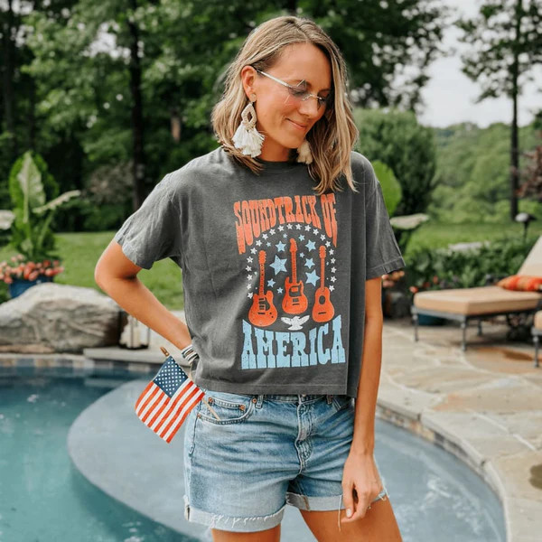 Soundtrack of America Cropped Tee | Mountain Moverz