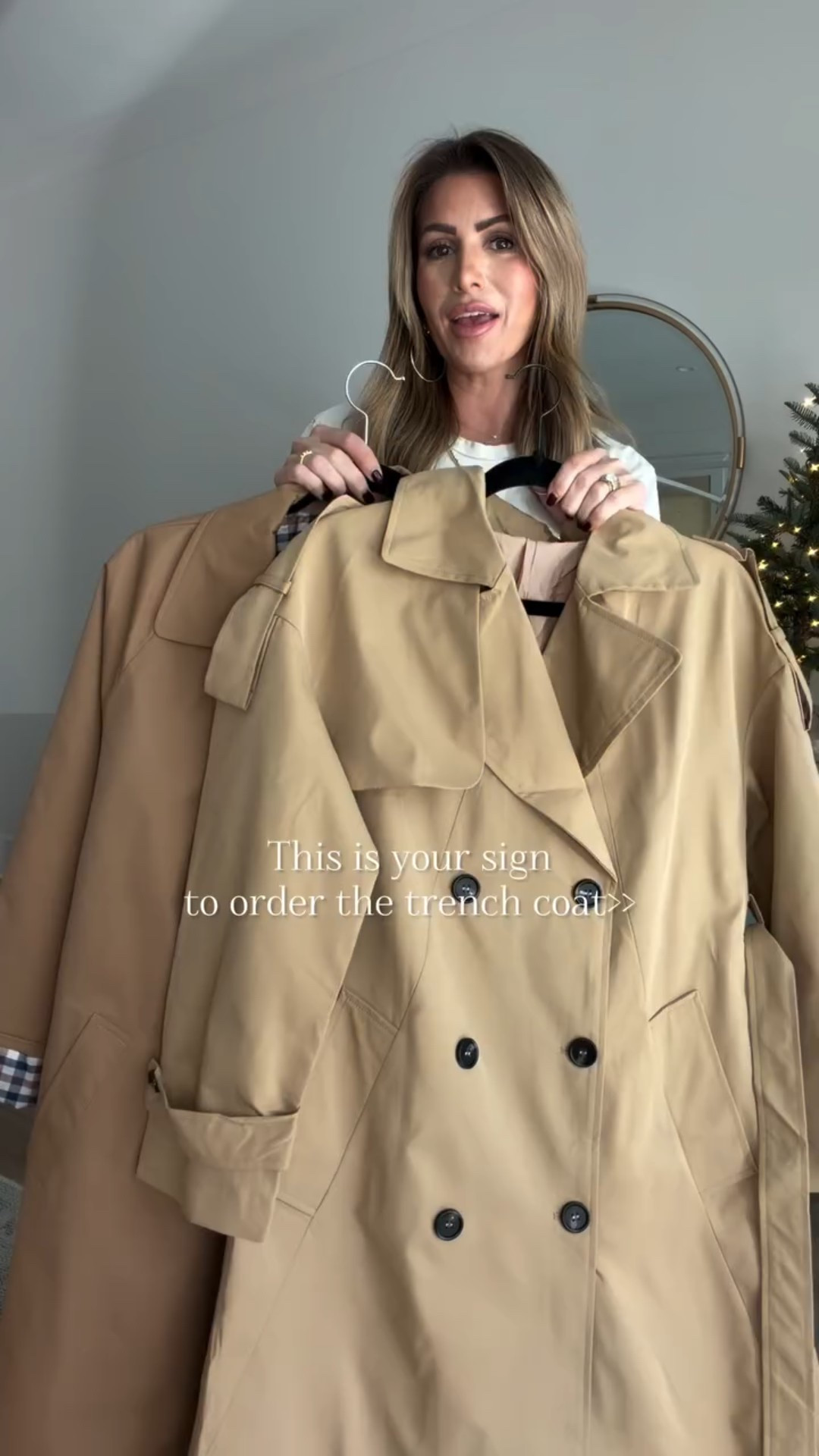 A trench coat makes your simple outfit look sophisticated >> 

Comment TRENCH for details!