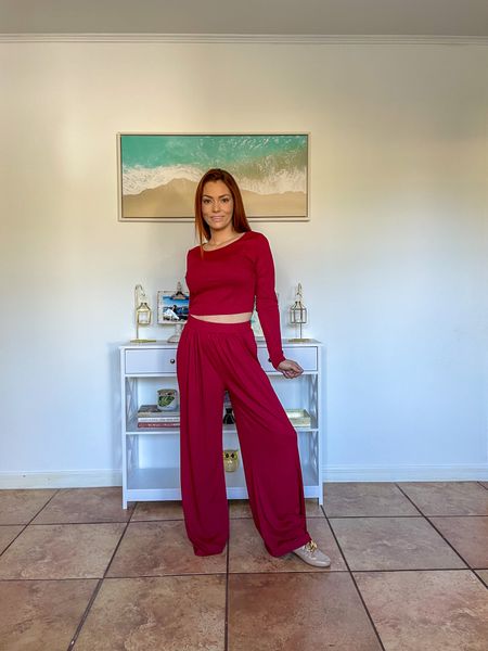 Two piece loungewear that comes with a long sleeve too and pants with pockets. 

#LTKfindsunder100 #LTKstyletip #LTKfindsunder50