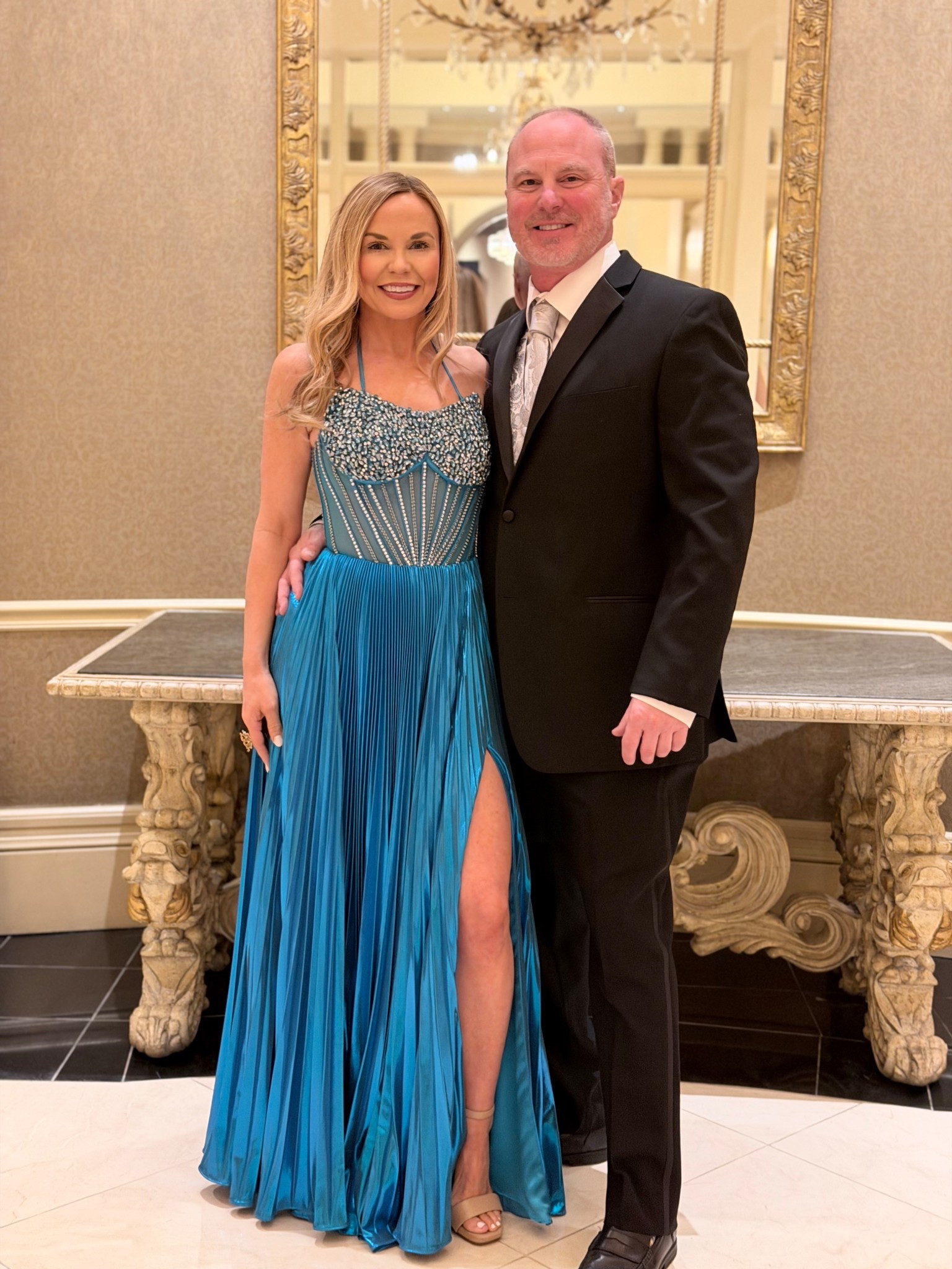 Linked similar dresses 

#LTKFindsUnder100