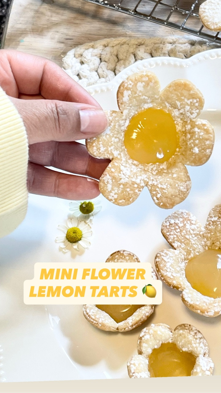 Making flower lemon tarts was such a treat. Follow me on my IG for full video. @pillsbury 

#lemontarts #flowerlemontarts #bake #springflowers #springbake #celebratespring #pullsburycrust #wilton #bonnemamanus

#LTKHome #LTKSeasonal #LTKfoodie