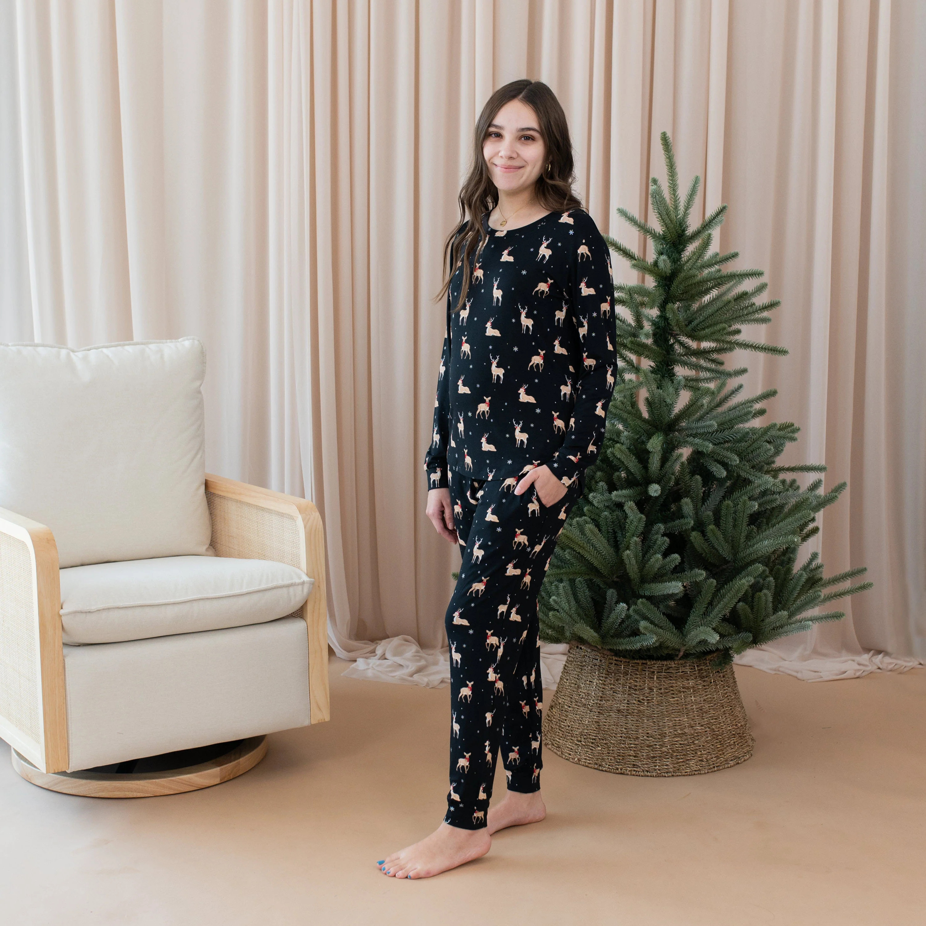 Women's Jogger Pajama Set in Midnight Deer | Kyte BABY