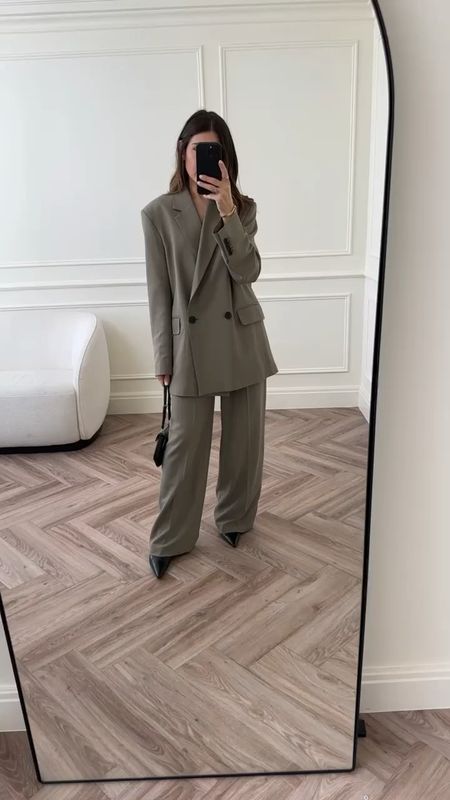 A moment for this sage green suit 🙌🏻

#LTKstyletip #LTKeurope #LTKSeasonal