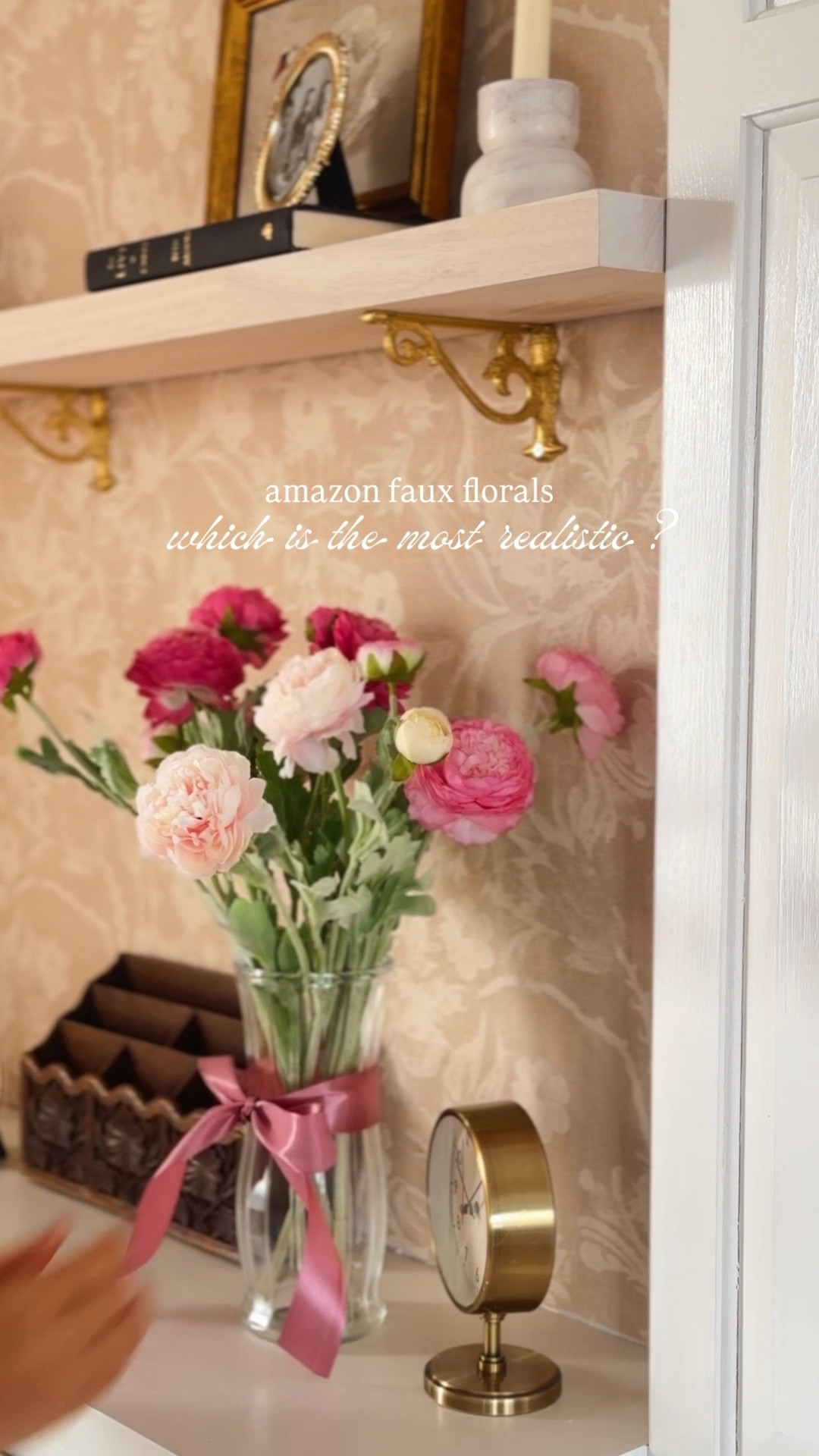 WATCH UNTIL THE END 👀🌸🌷🌼 Which one was your favorite? (Peonies, tulips, or hydrangeas)

+ all of my other favorites from Amazon.

Amazon faux florals, realistic artificial flowers, peonies decor, tulips arrangement, hydrangeas home decor, floral styling ideas, home decorating with florals, affiliate links