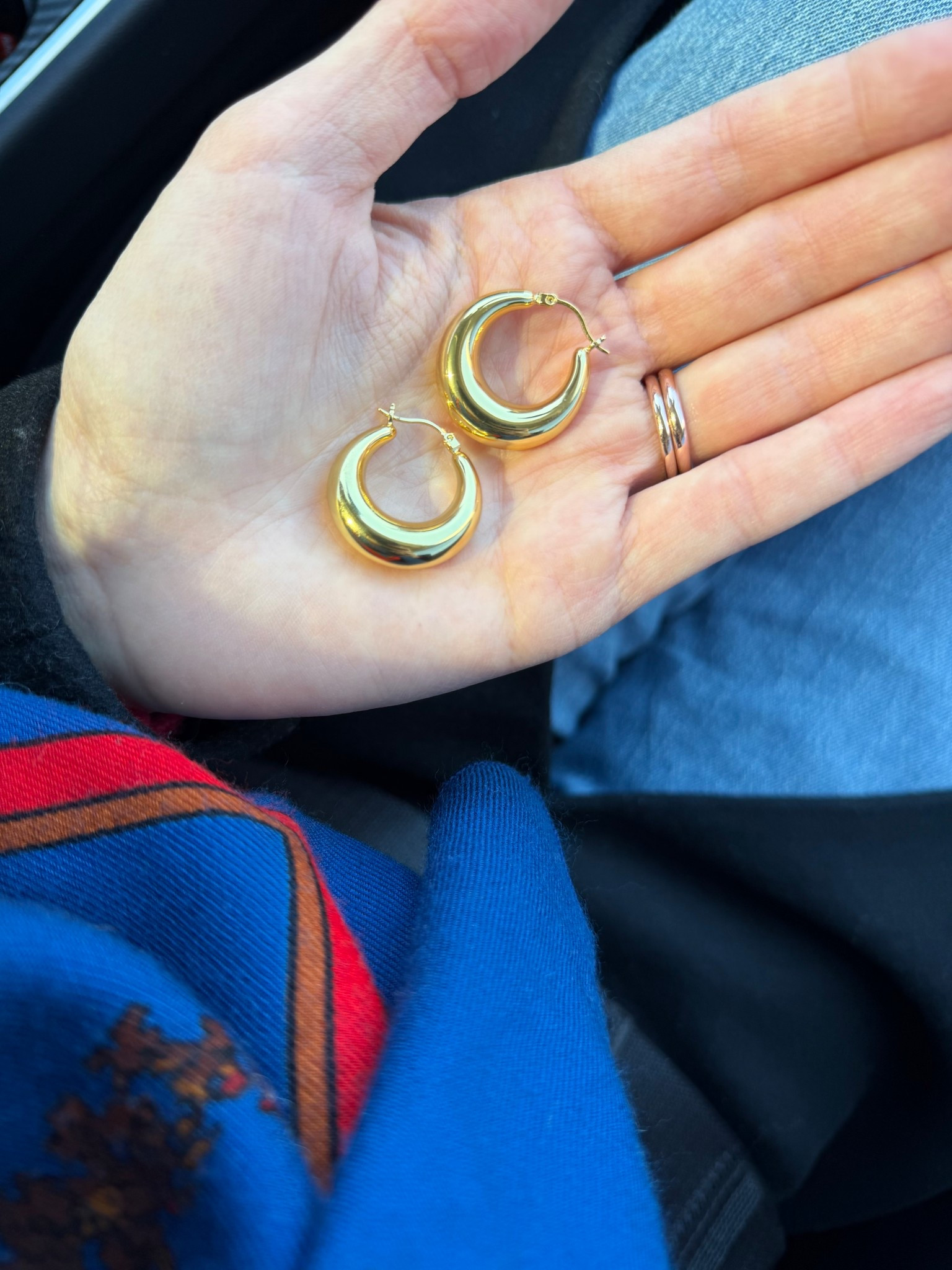 New gold hoops from @BonheurJewelry and I’m in loveeeee😍 This size is great for everyday wear and beautiful for special occasions too. I wasn’t sure if these would be too heavy especially because the style is a bit larger, but the weight is perfect—I can wear them all day🙌🏼
#BonheurJewelry #ad


#LTKmomlife #LTKValentine #LTKWorkwear