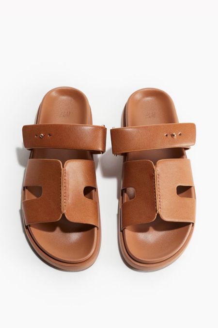 Tan slides 

#LTKSeasonal #LTKshoecrush #LTKstyletip