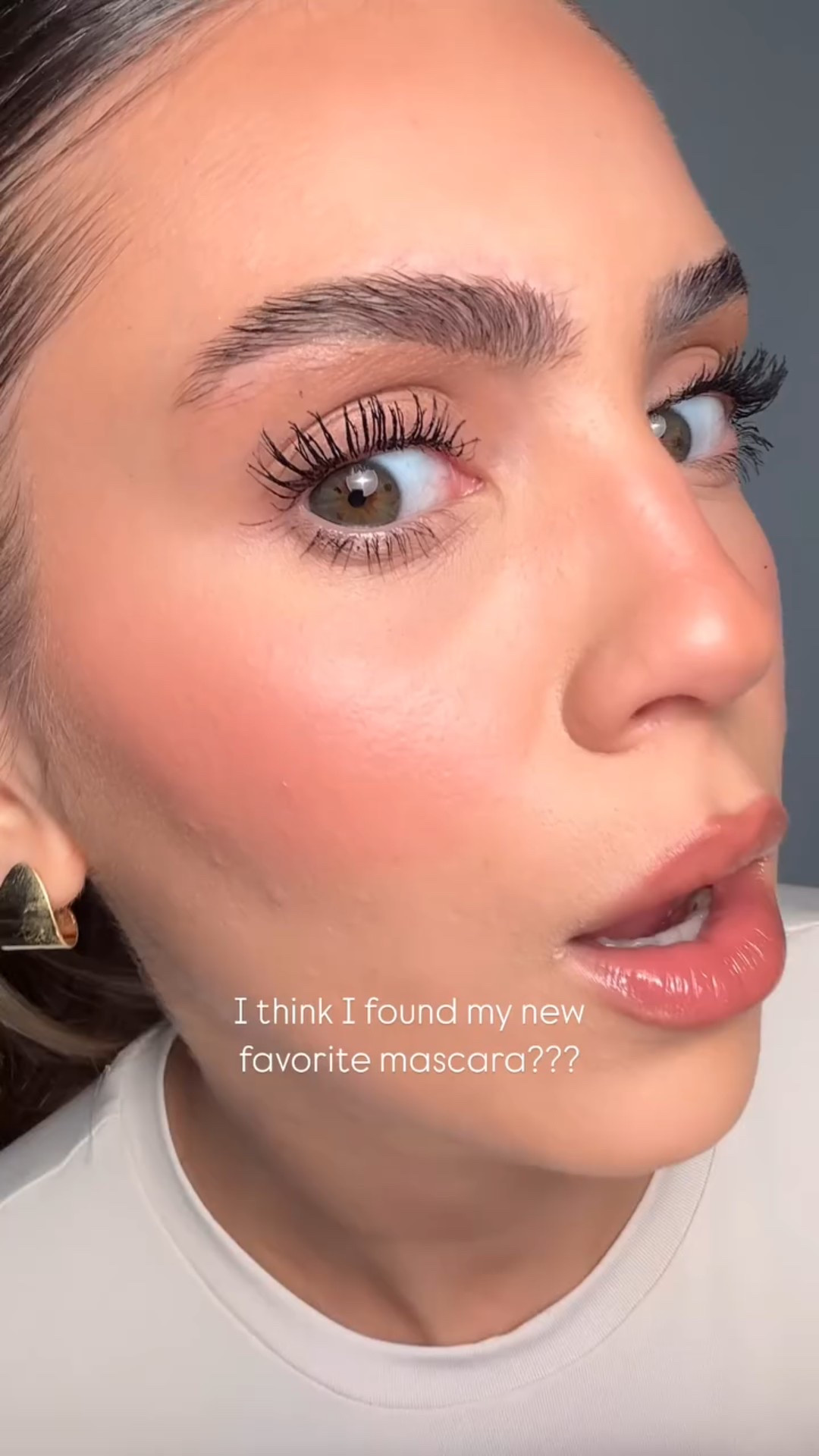 ummm @hauslabs I am obsessed. 🤩 how many coats of mascara do you usually do? 💬⬇️

this was supposed to be a first impressions video and it turned into my new favorite mascara video. this is the new Haus Labs B Structural Mascara. 

#mascara #longlashes #makeuplover #mascarareview #makeupreview #cleanbeauty #cleanmakeup #veganmakeup #crueltyfreebeauty #crueltyfreemakeup #coatsofmascara #makeupvideos #howtodomascara #beautyvideos #beautyreels #makeupreels #rimel

#LTKBeauty #LTKgrwm #LTKvlog