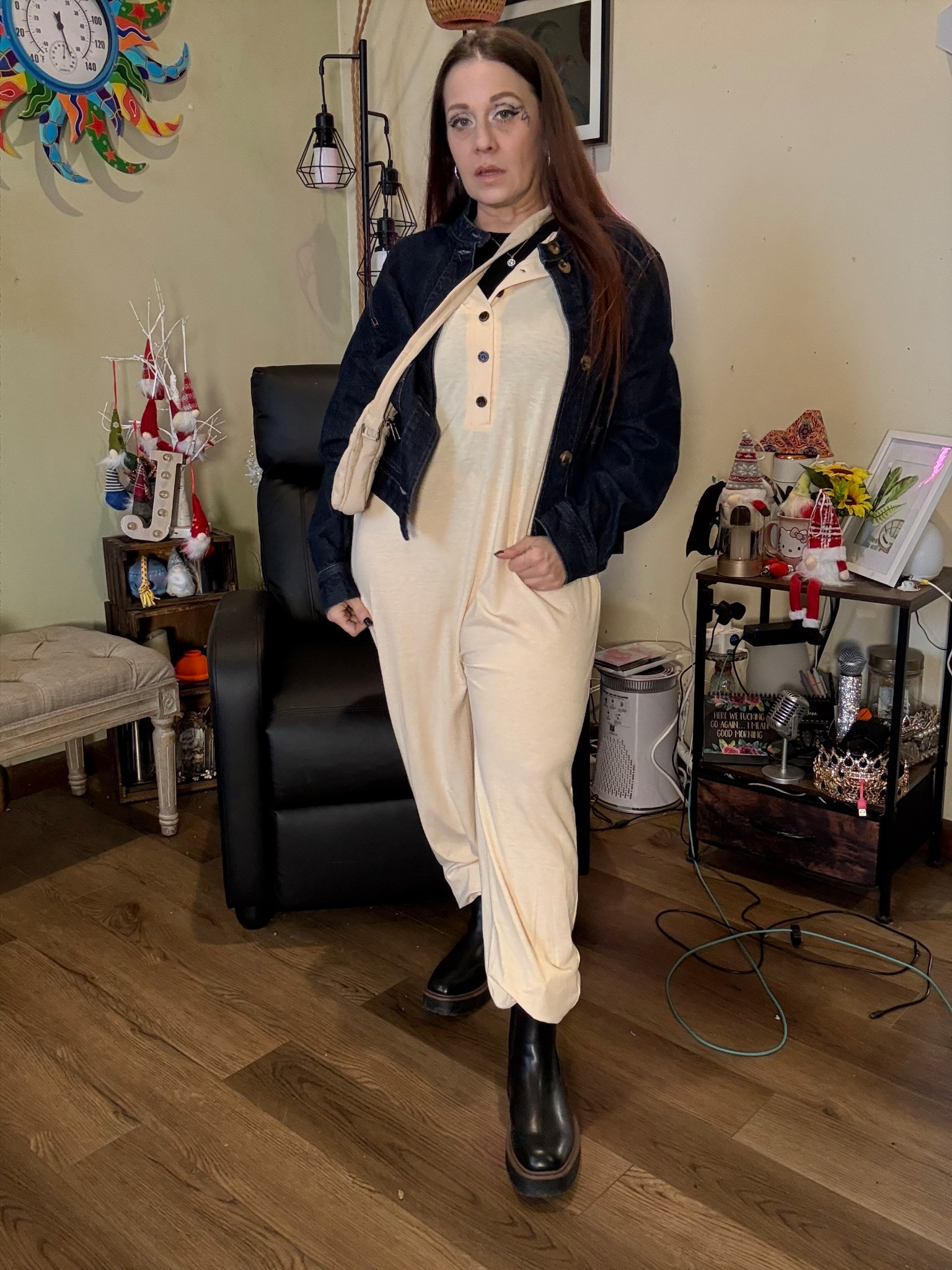 The perfect "cool girl" uniform for a chilly day in the city! 🏙️🧥

There is something so effortless about a jumpsuit, but layering this H&M Twill Jacket over it really takes the look to the next level. The structured fabric of the twill gives the outfit that perfect utility-chic vibe while keeping it lightweight enough for running errands. ☕️✨

To keep the silhouette streamlined, I added a classic shoulder bag and my favorite Dream Pairs Chelsea Boots. These boots are a total winter staple—the chunky sole adds just the right amount of edge to a one-piece look. 👢🙌

Style Tip: When wearing a jumpsuit in the winter, choose a jacket that hits right at the waist or slightly below to keep your proportions balanced!

Shop the look below! 👇

#liketkit #LTKstyle #HMxME #WinterOOTD #JumpsuitStyle #TwillJacket #ChelseaBoots #DreamPairs #StreetStyleInspo #EverydayOutfit @liketoknow.it 

#LTKPetite #LTKootd #LTKOver40