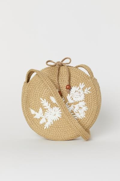 Flätad axelremsväska - Natur - DAM | H&M SE | H&M (DE, AT, CH, NL, FI)