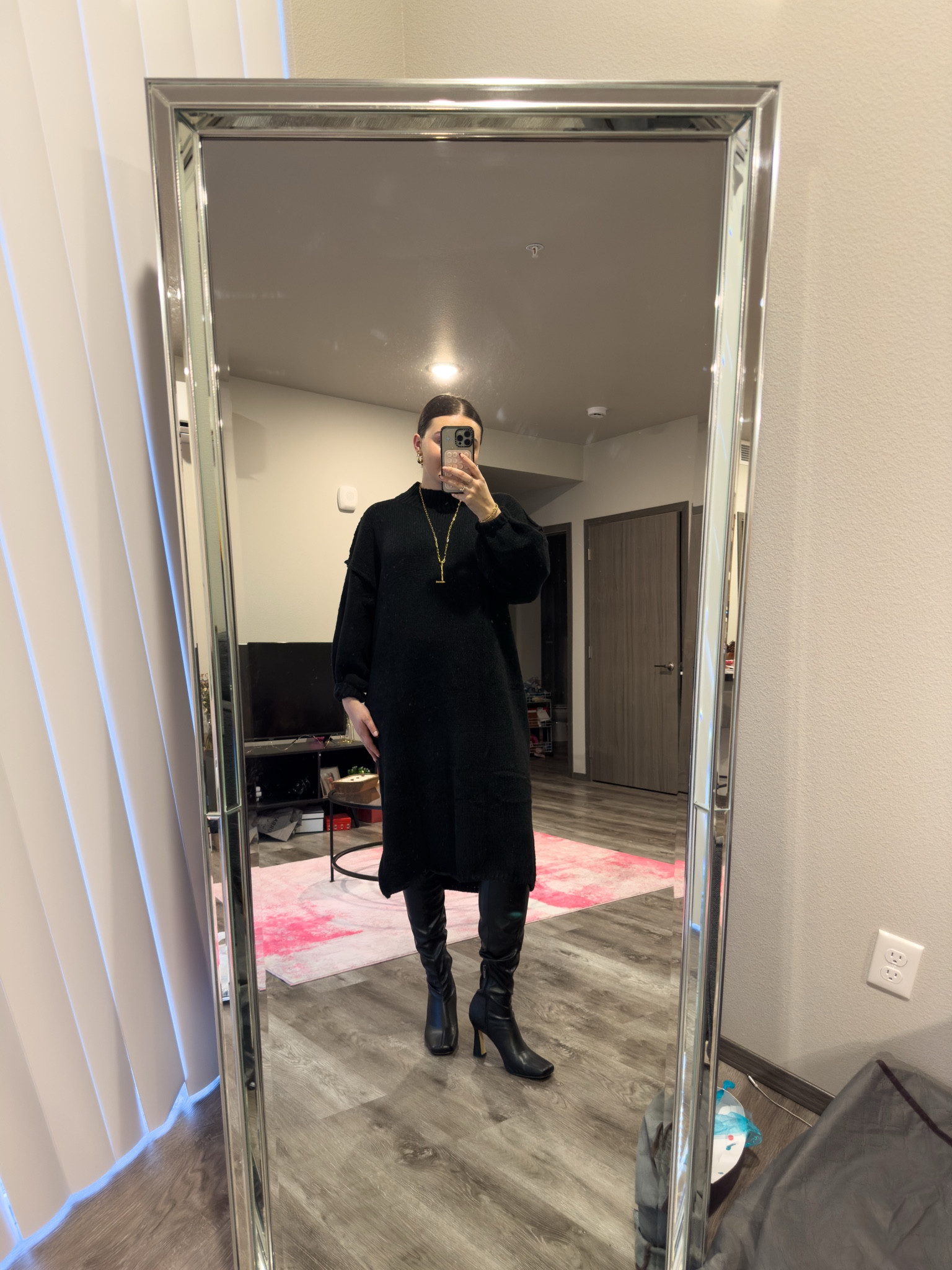 She’s giving coven 😂 I saw this dress floating around and had to try it as a midsize girl. Safe to say it’s SO comfortable and easy to throw on for work or play!

I’m wearing a L dress and size 9 boots

#LTKWorkwear #LTKootd #LTKMidsize