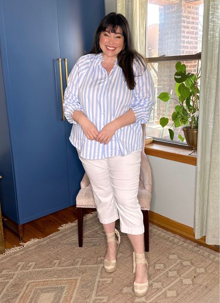 3 ways to style white capris from Lane Bryant! I love all the looks, but this one is probably my favorite. 

#LTKplussize