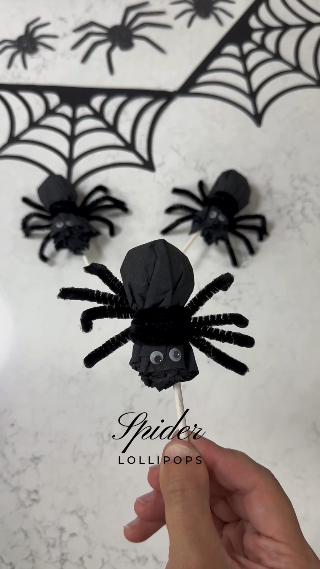 Trick or Treat! Make these fun spider lollipops 🕷️ 

#LTKHome #LTKParties #LTKSeasonal