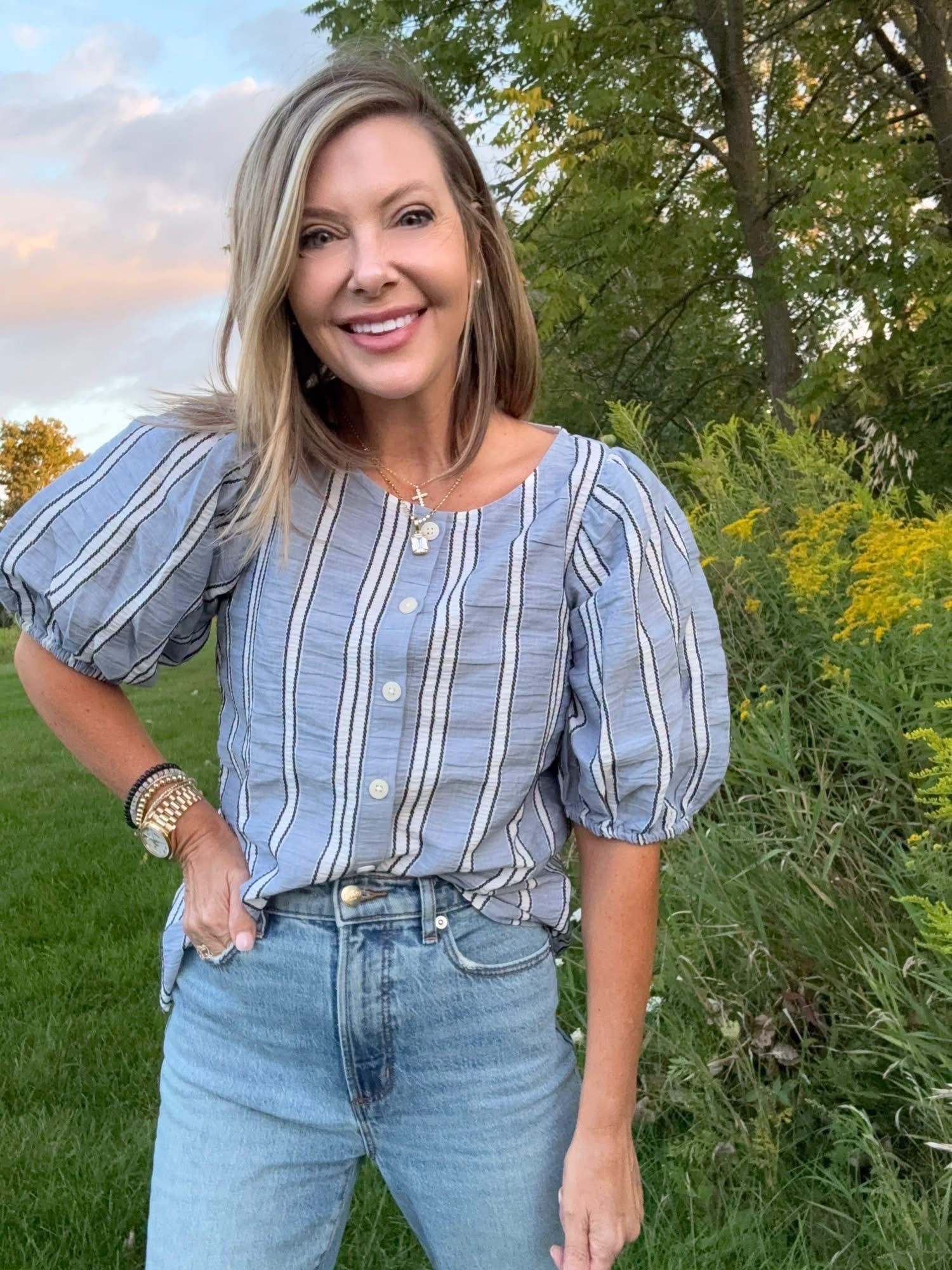 Good Morning! Happy Monday! Moving to short sleeve tops and jeans. The fall transition begins!🙌 A new top I picked up! On sale 😍

#LTKgrwm #LTKSaleAlert #LTKSeasonal